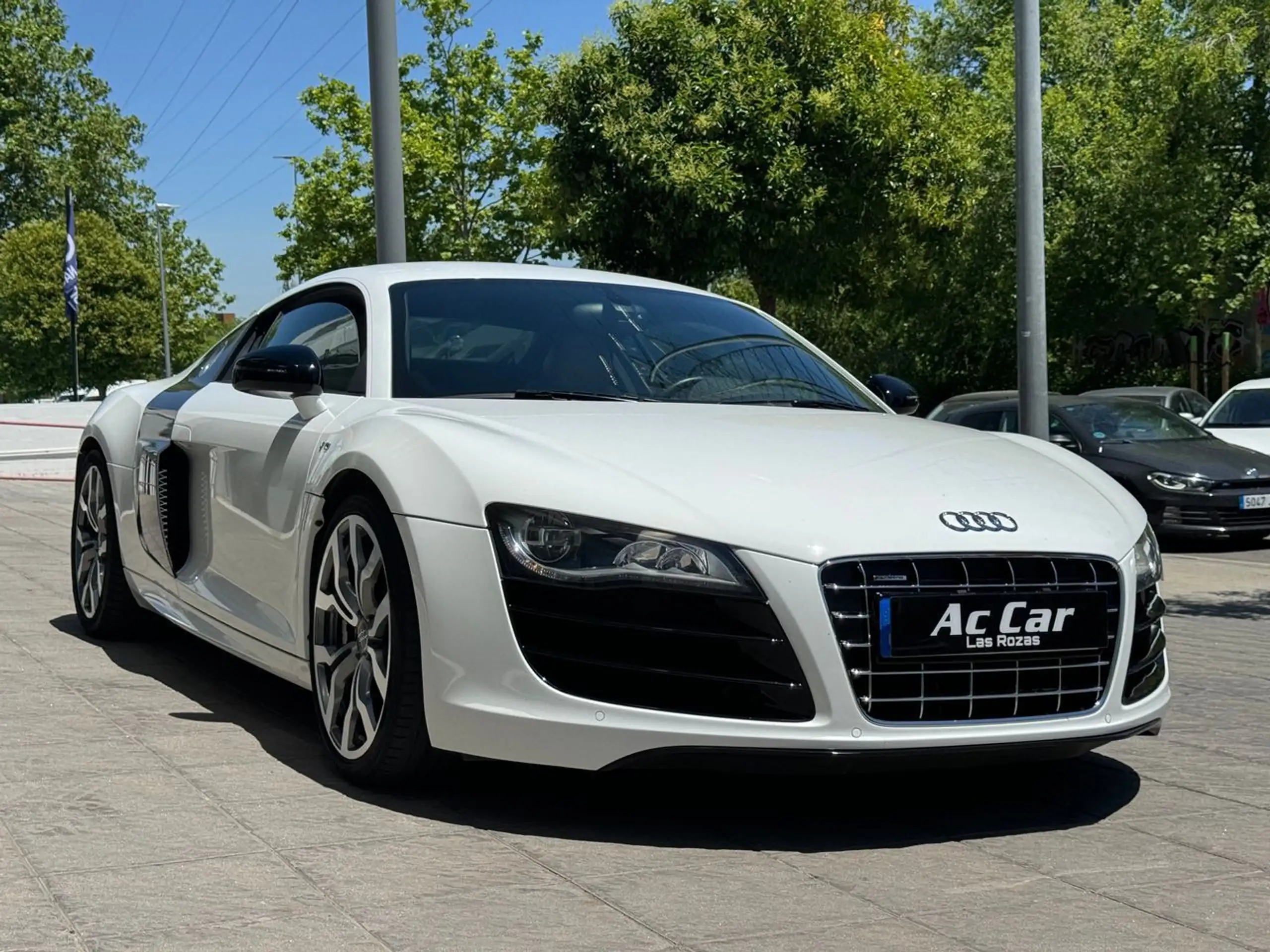 Audi - R8