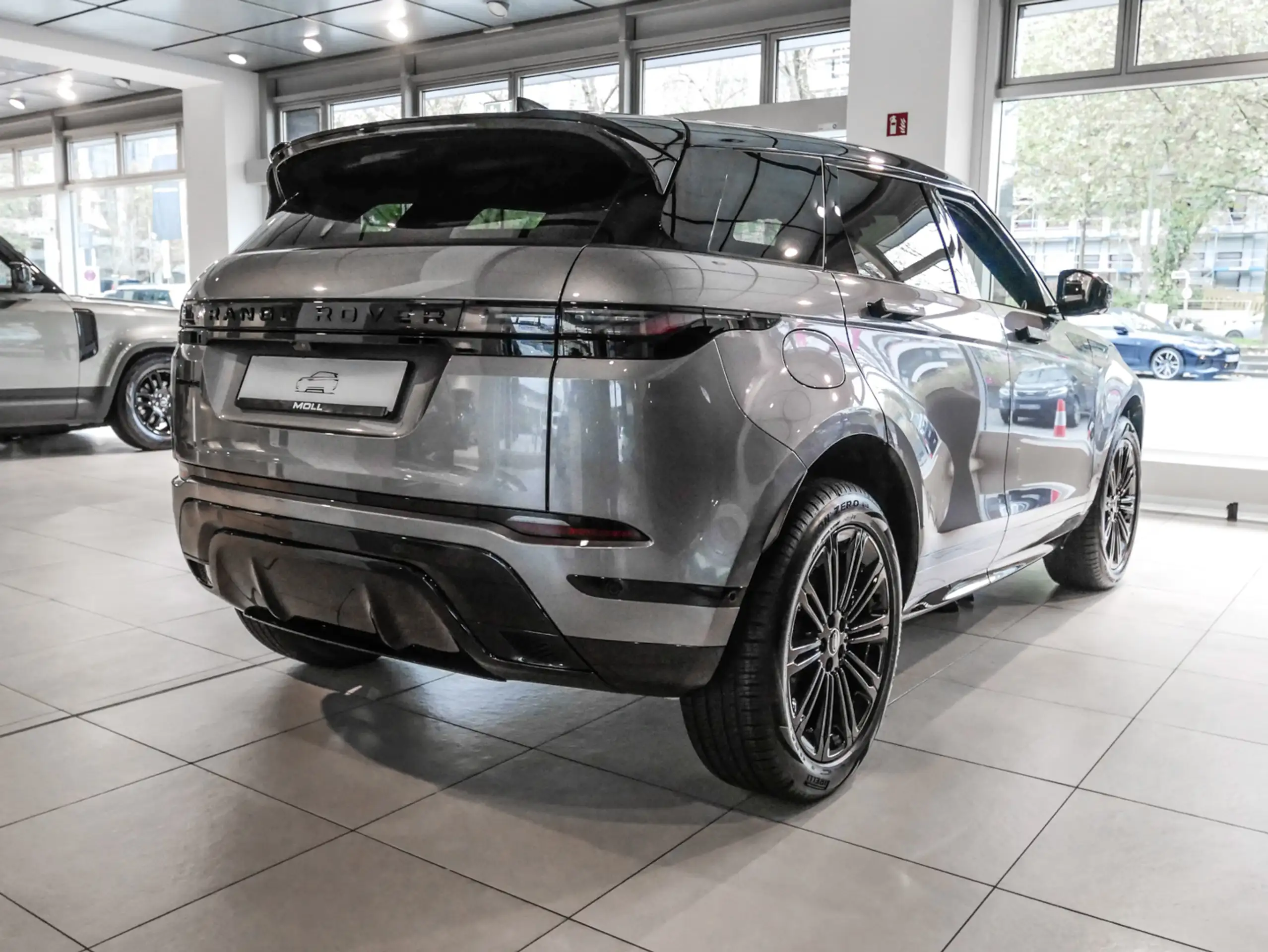 Land Rover - Range Rover Evoque