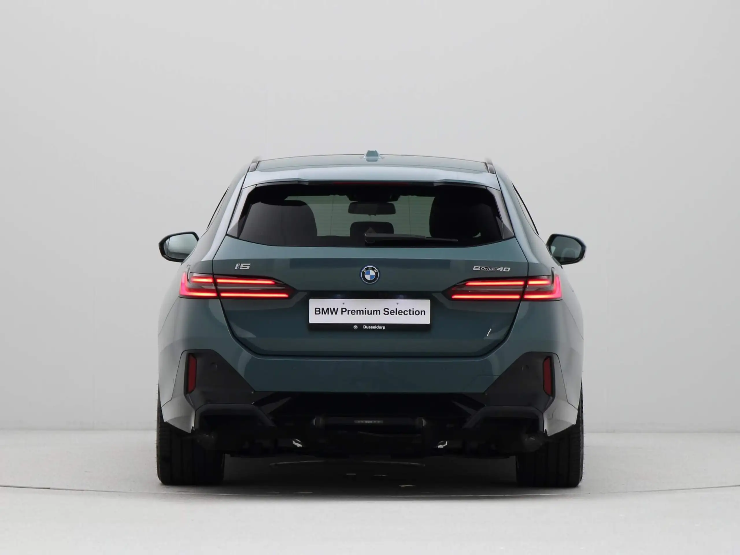 BMW - i5