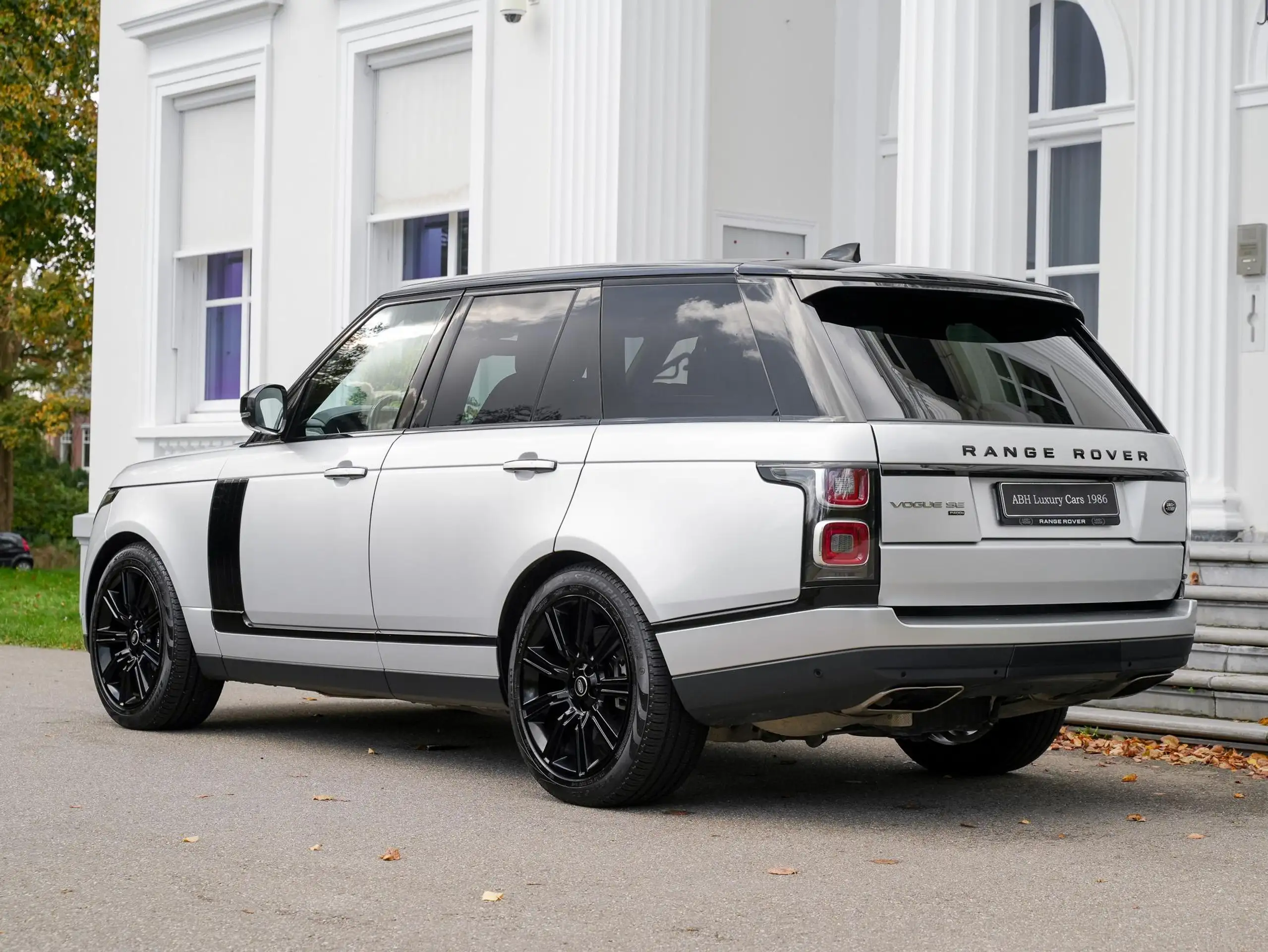 Land Rover - Range Rover