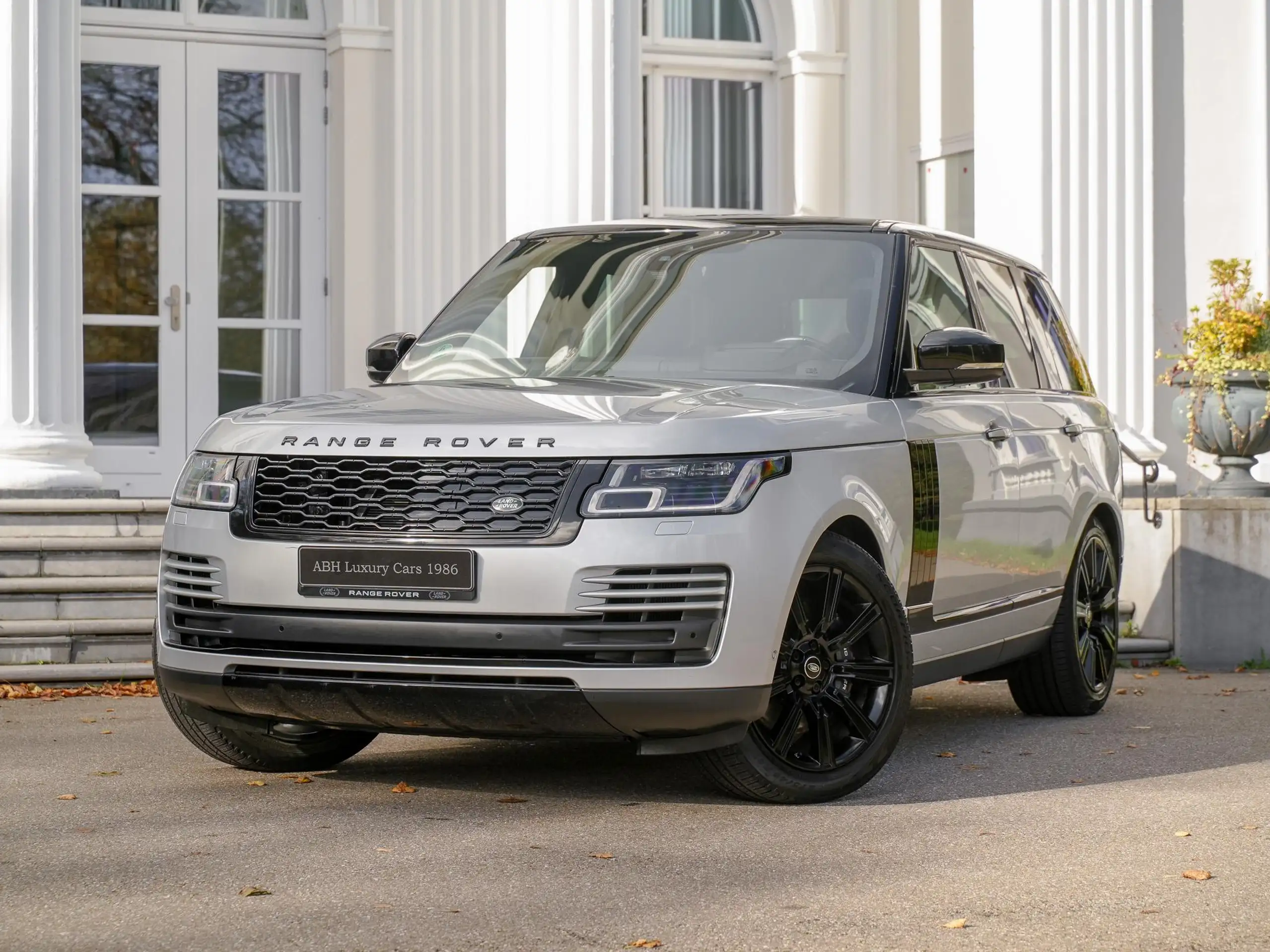 Land Rover - Range Rover