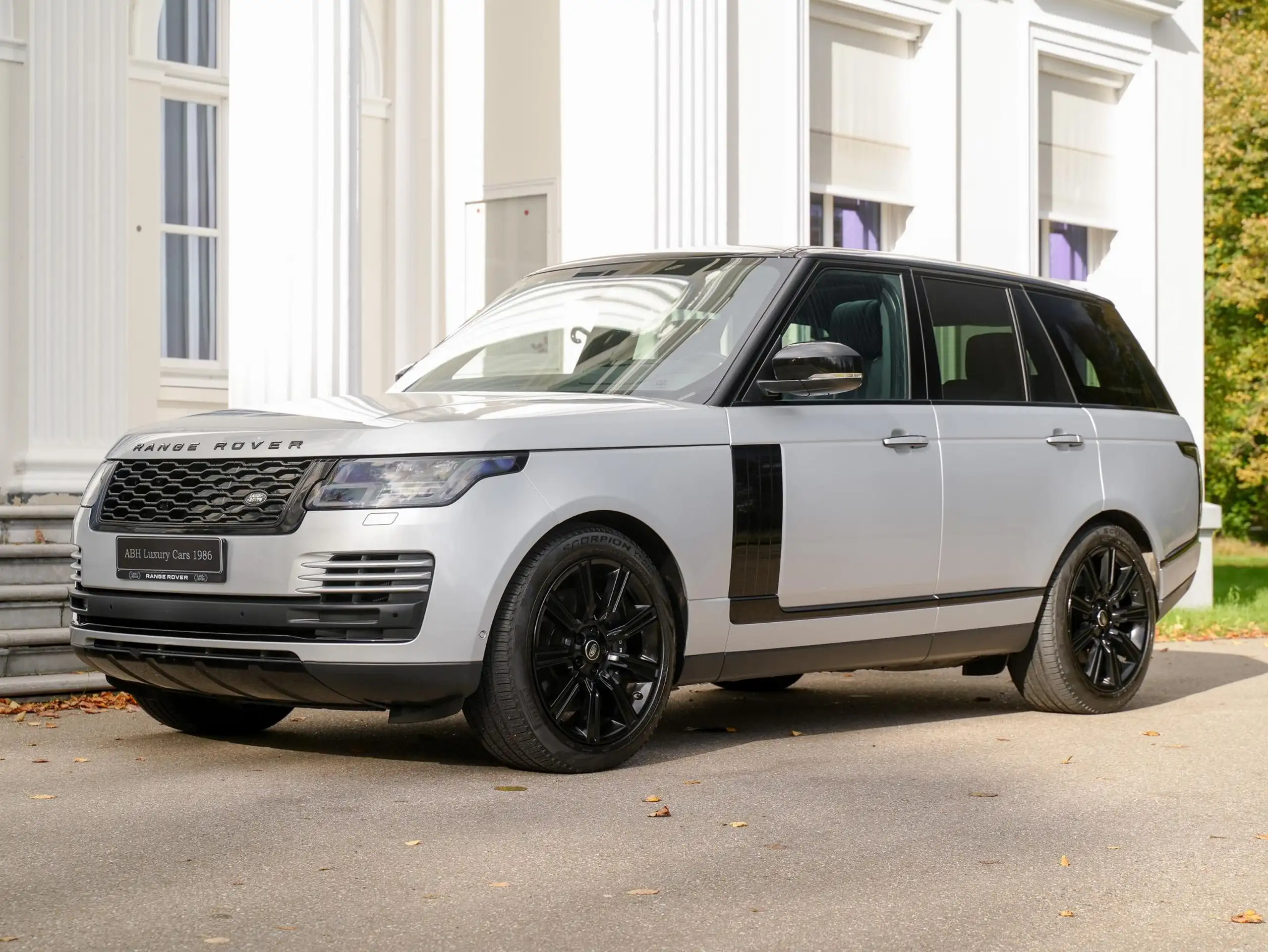 Land Rover - Range Rover