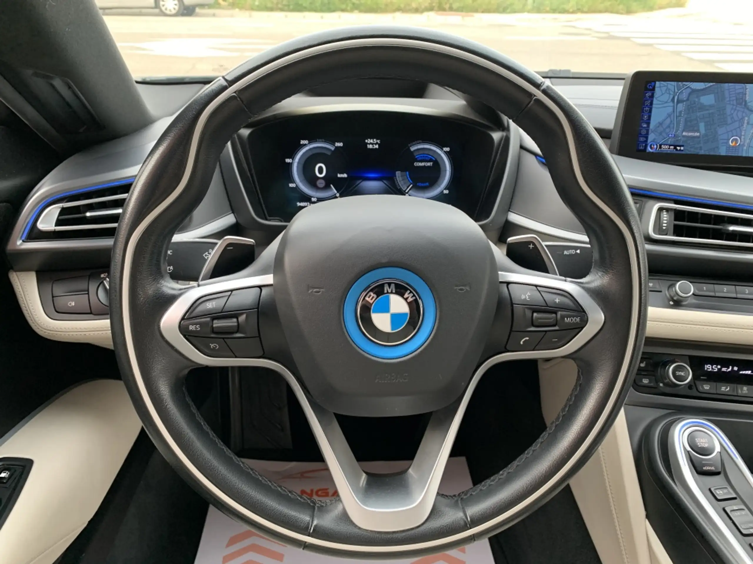 BMW - i8