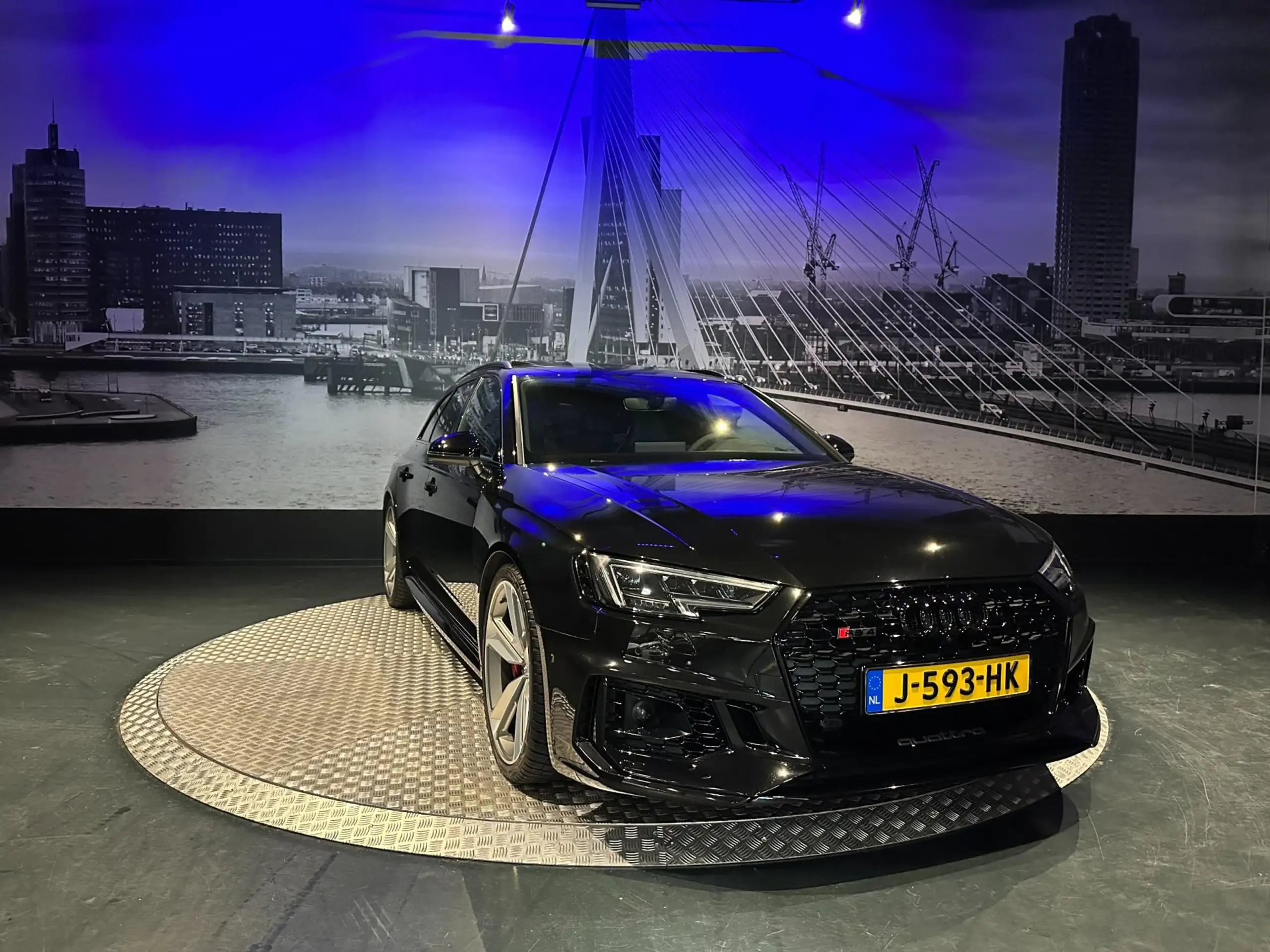 Audi - RS4