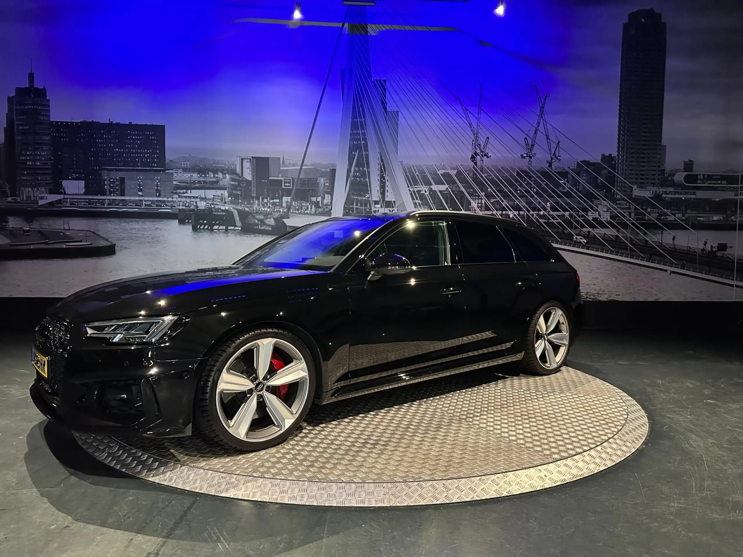 Audi - RS4