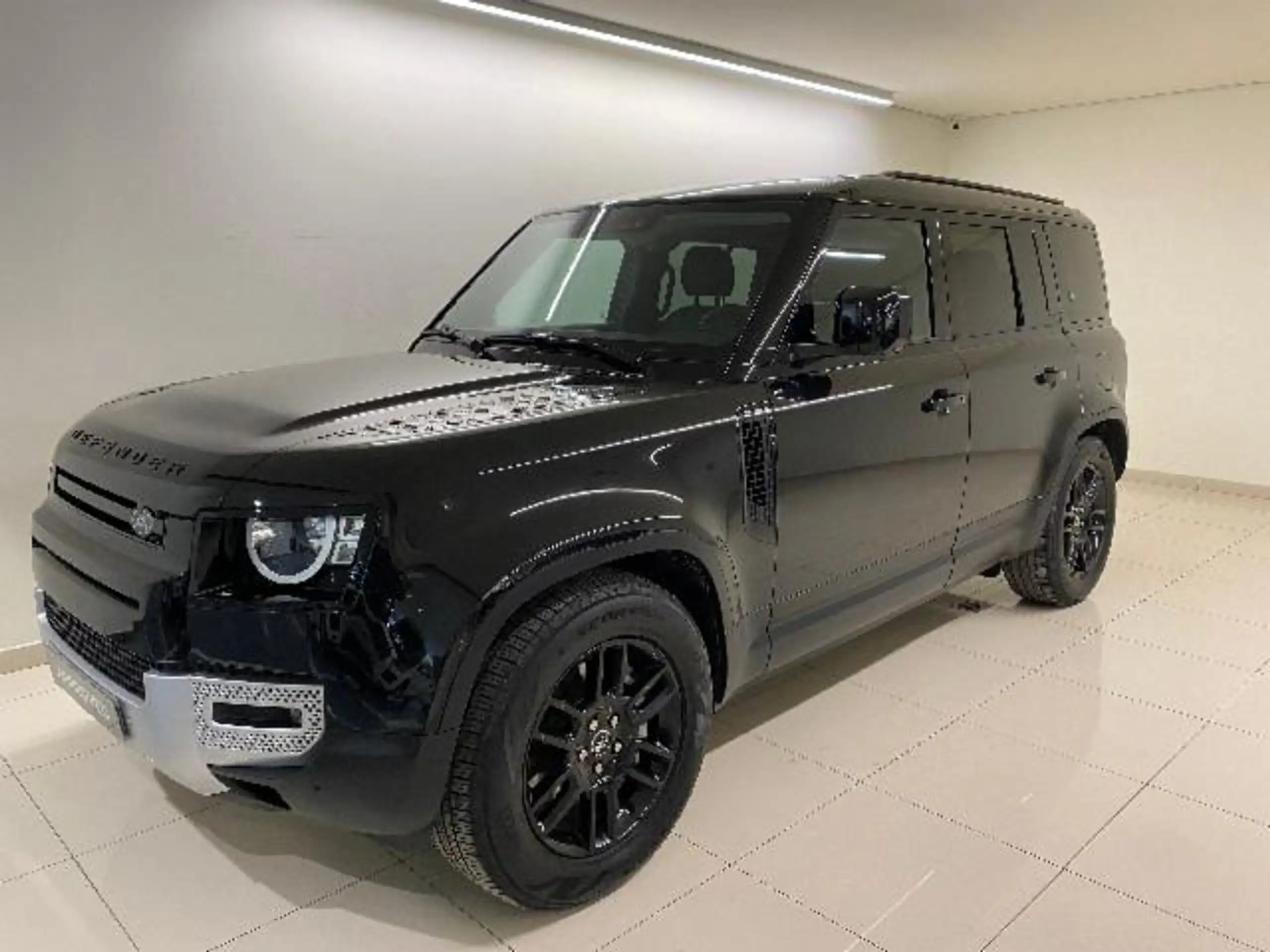 Land Rover Defender 2023