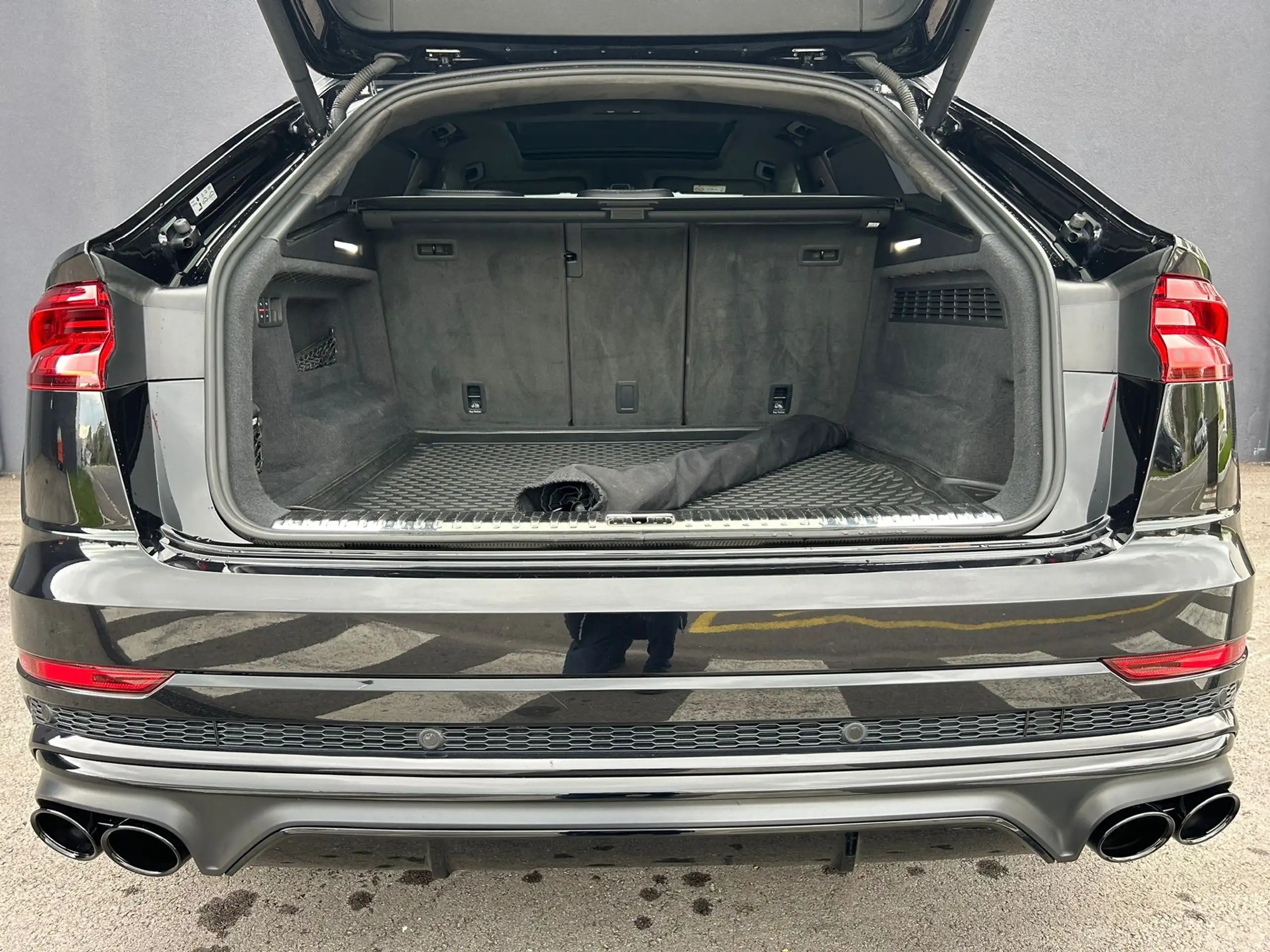 Audi - SQ8