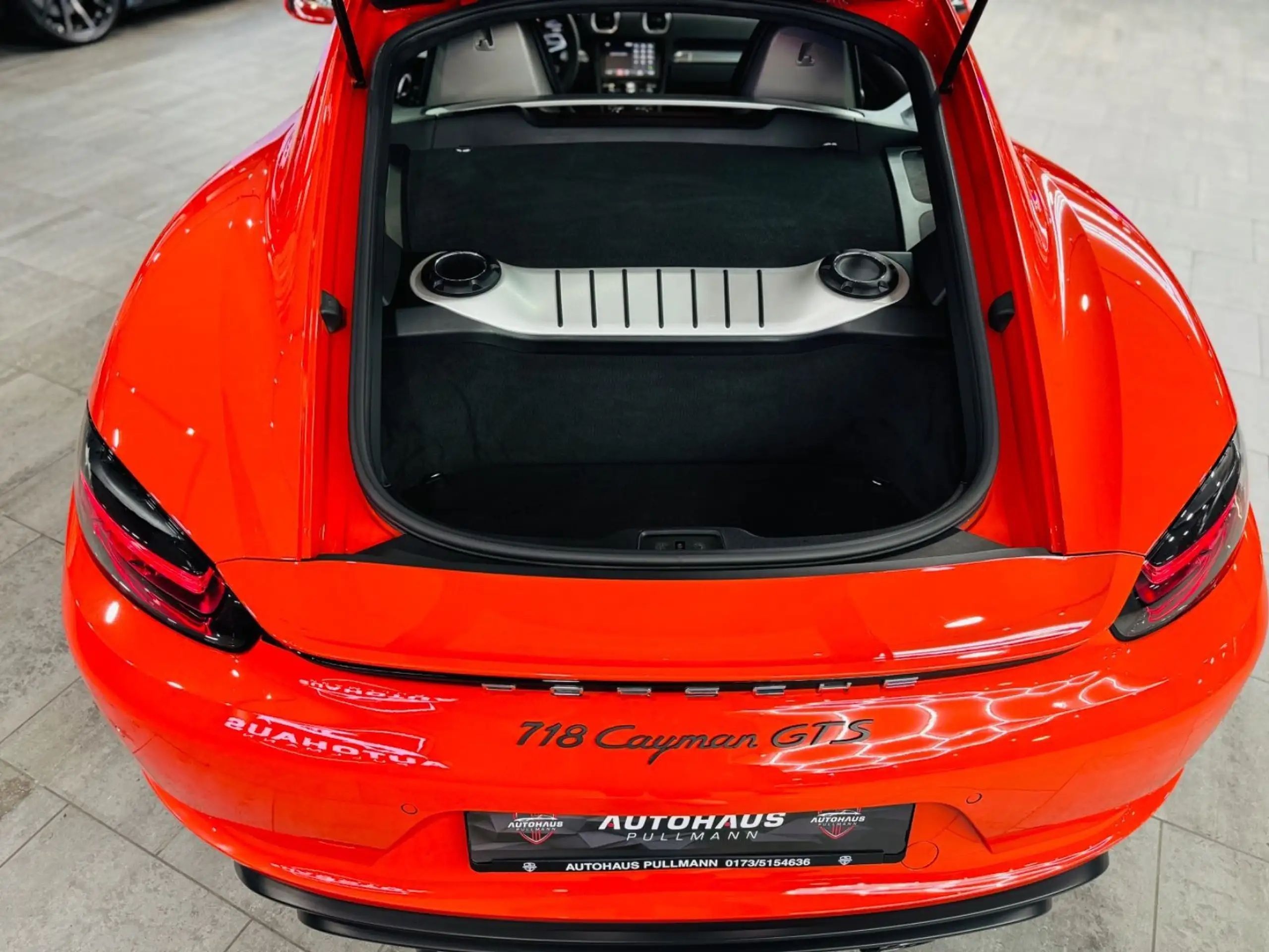 Porsche - Cayman