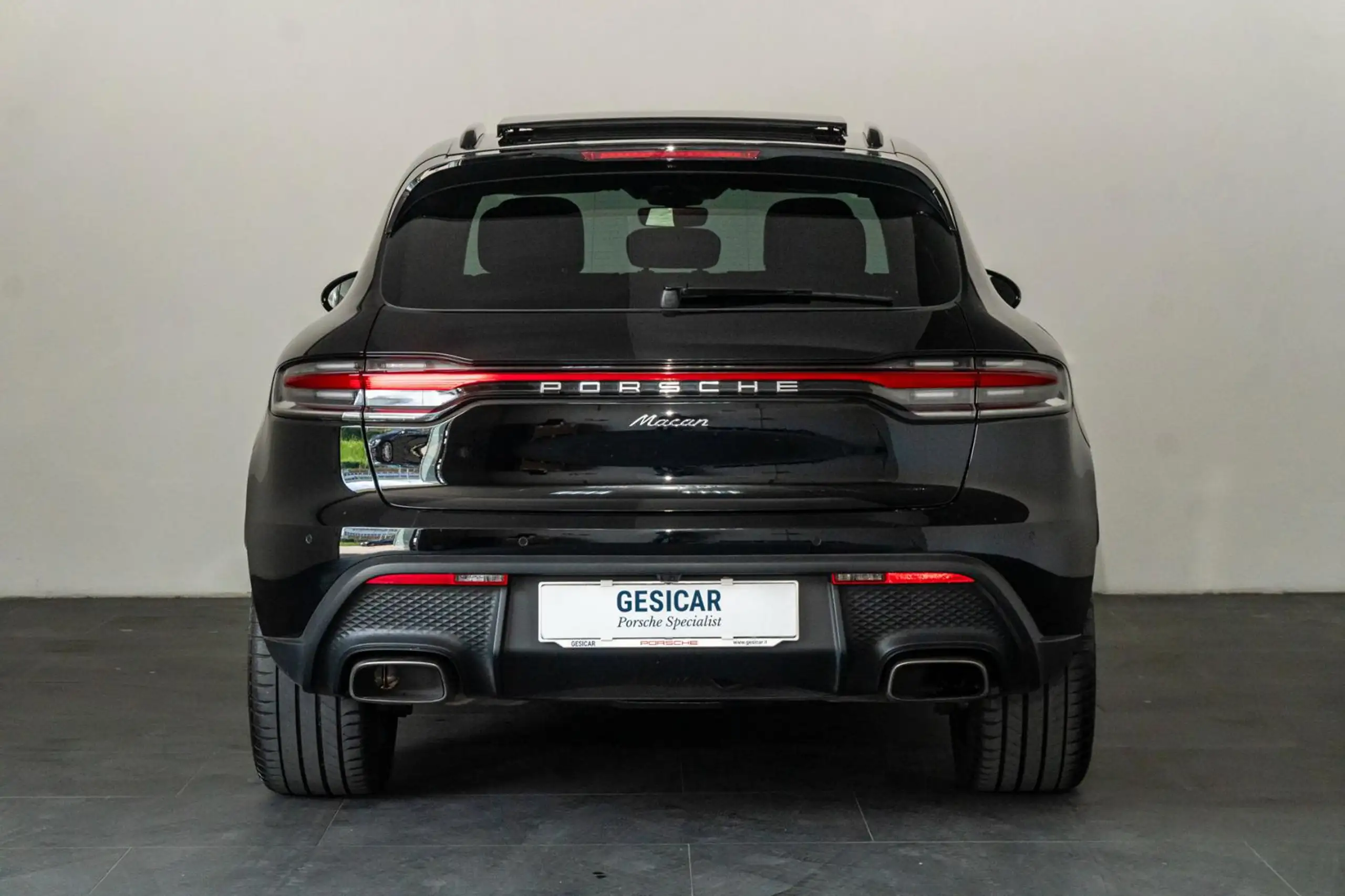 Porsche - Macan