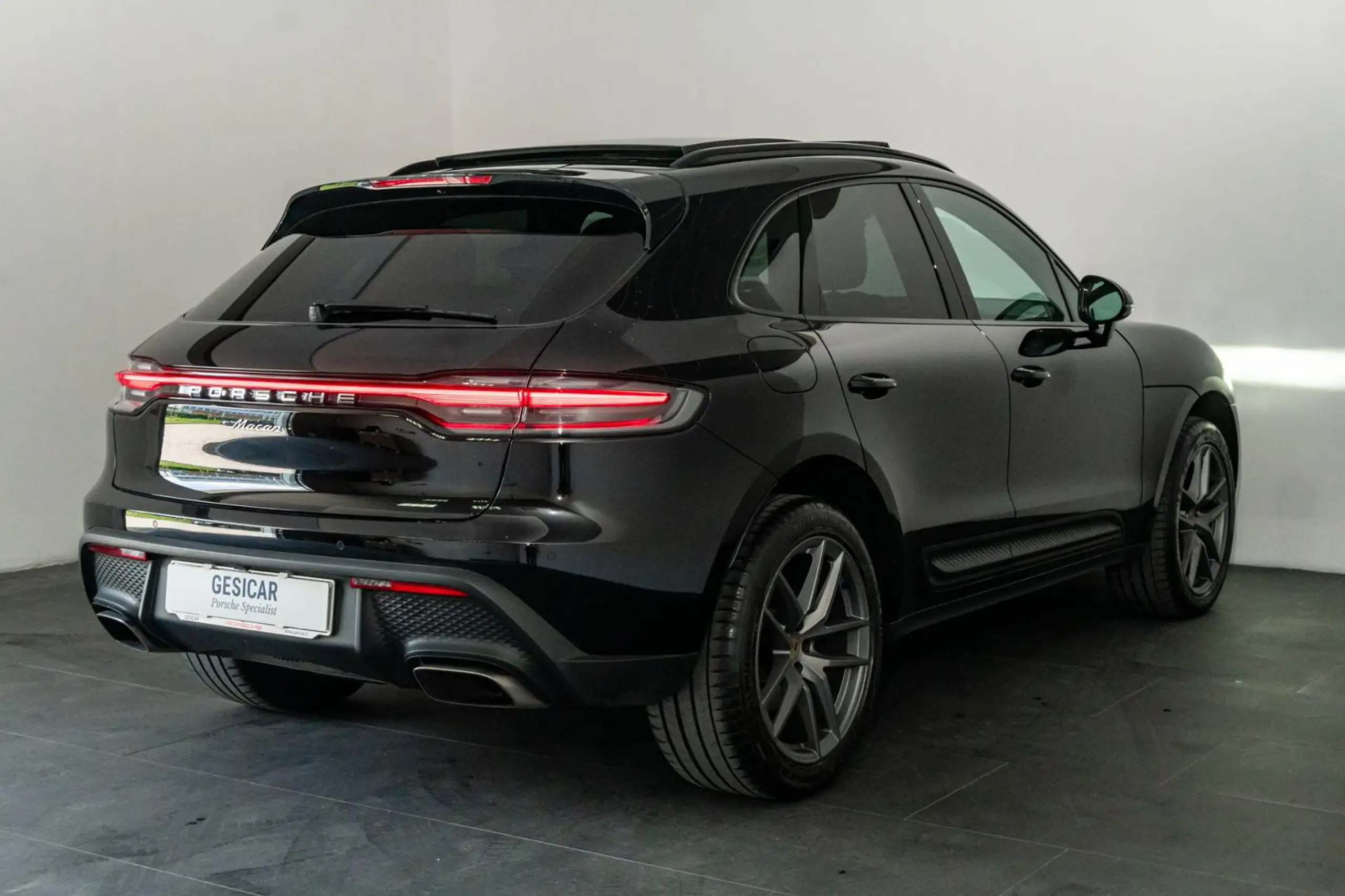 Porsche - Macan