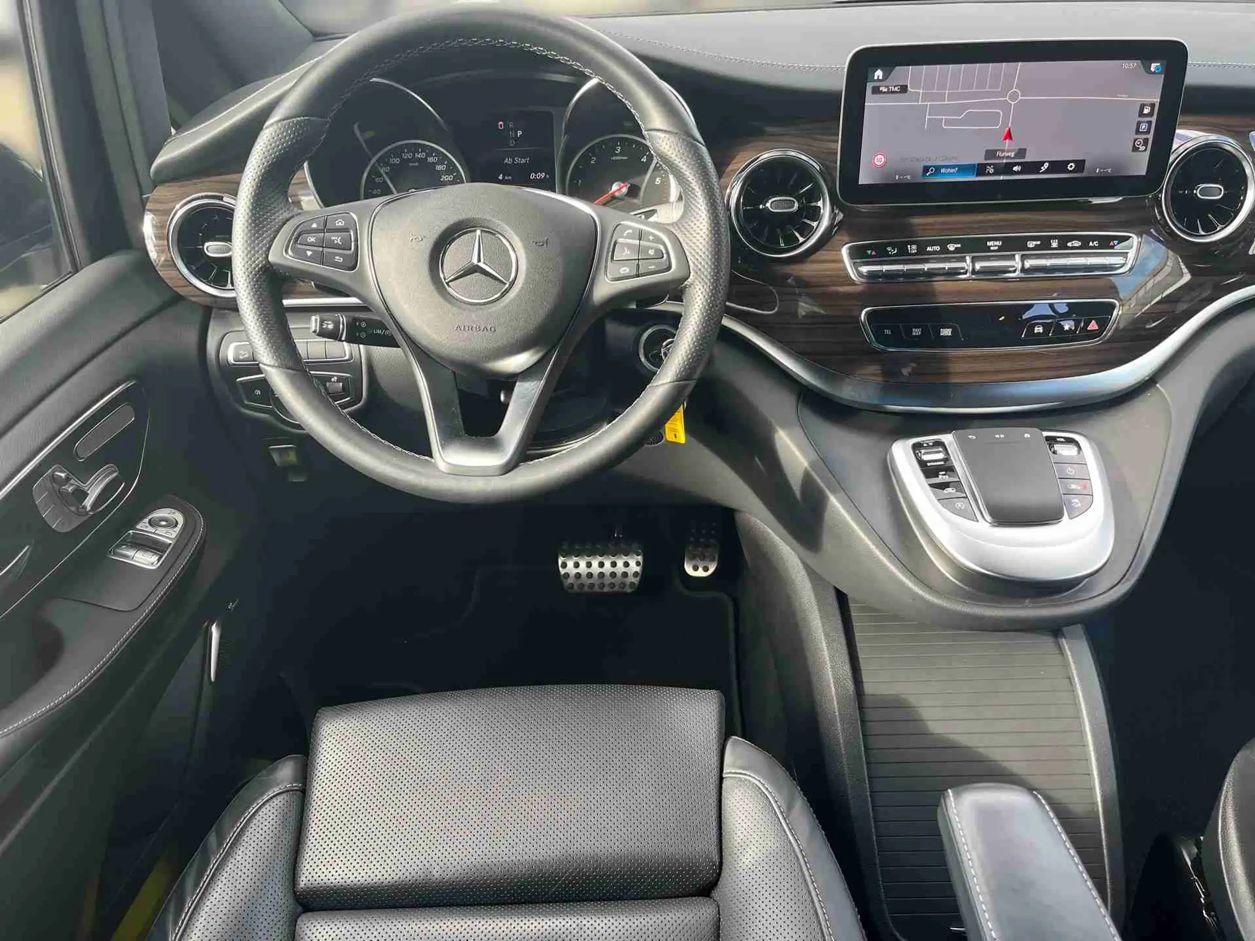 Mercedes-Benz - V 300