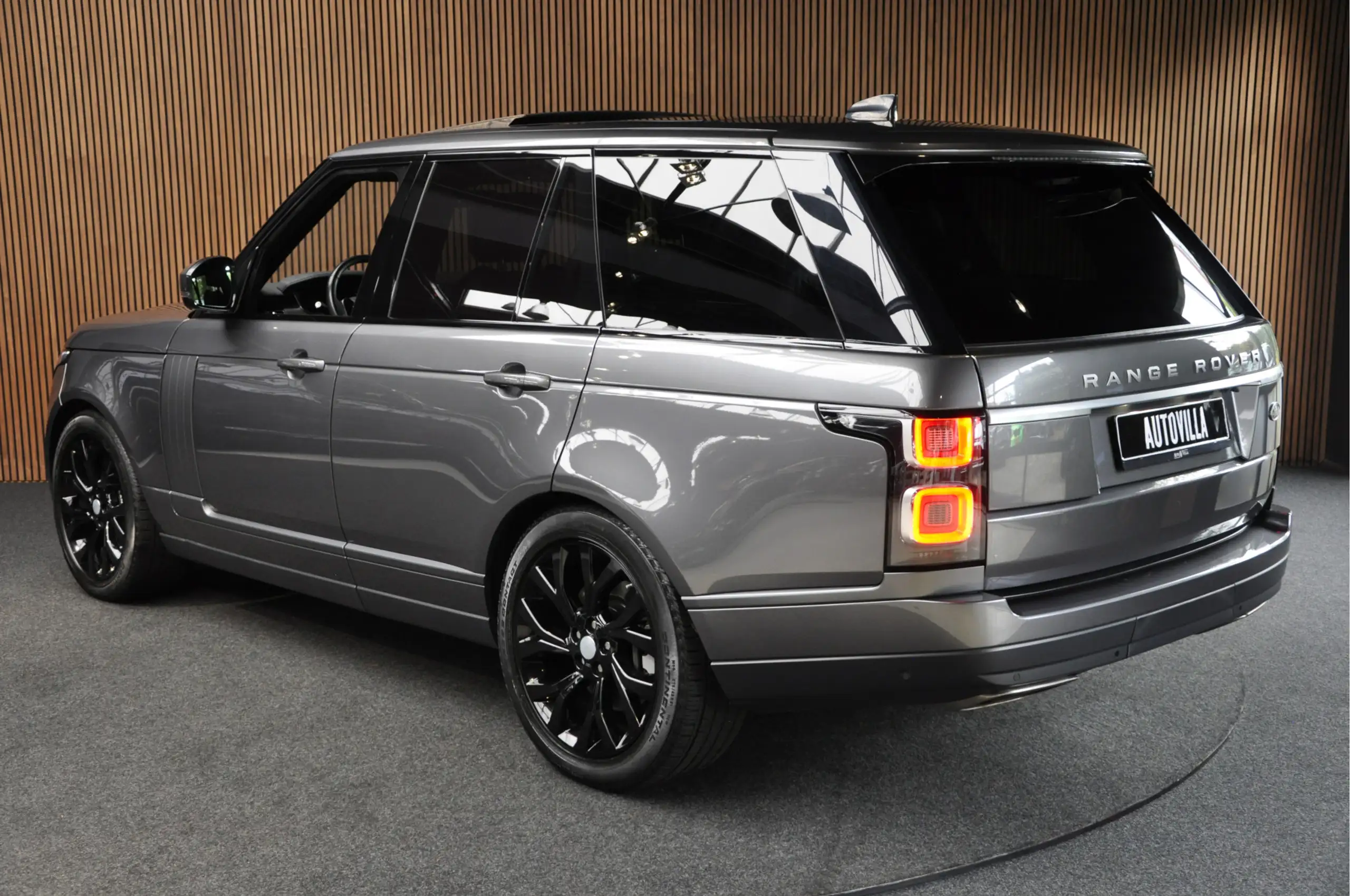 Land Rover - Range Rover