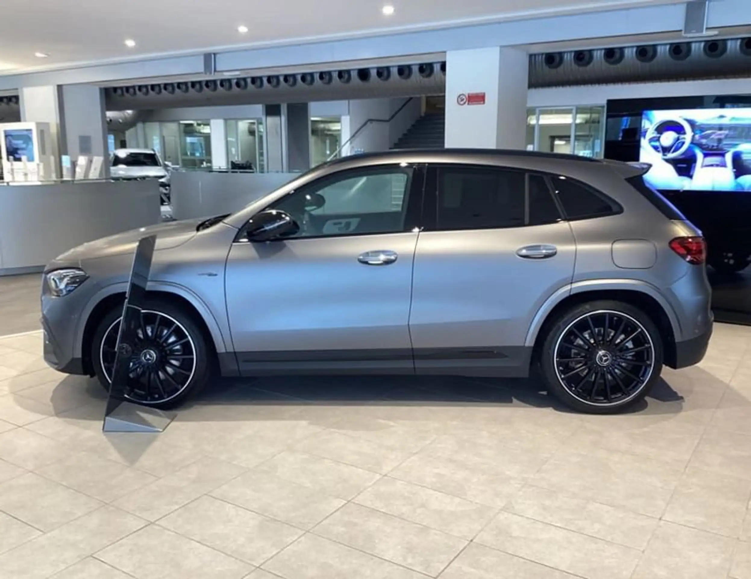 Mercedes-Benz - GLA 35 AMG