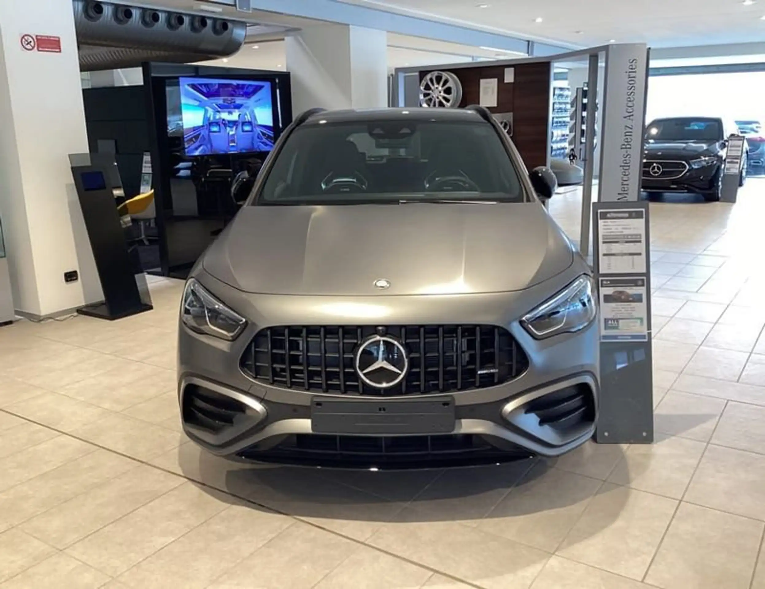 Mercedes-Benz - GLA 35 AMG