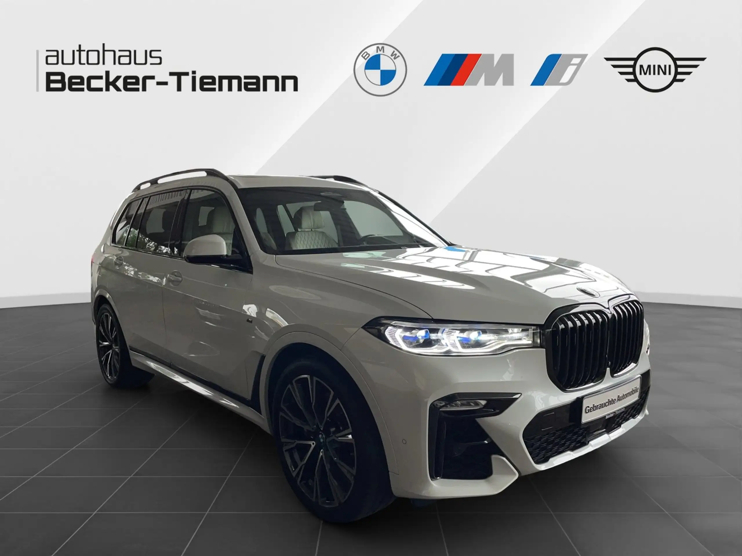 BMW - X7 M