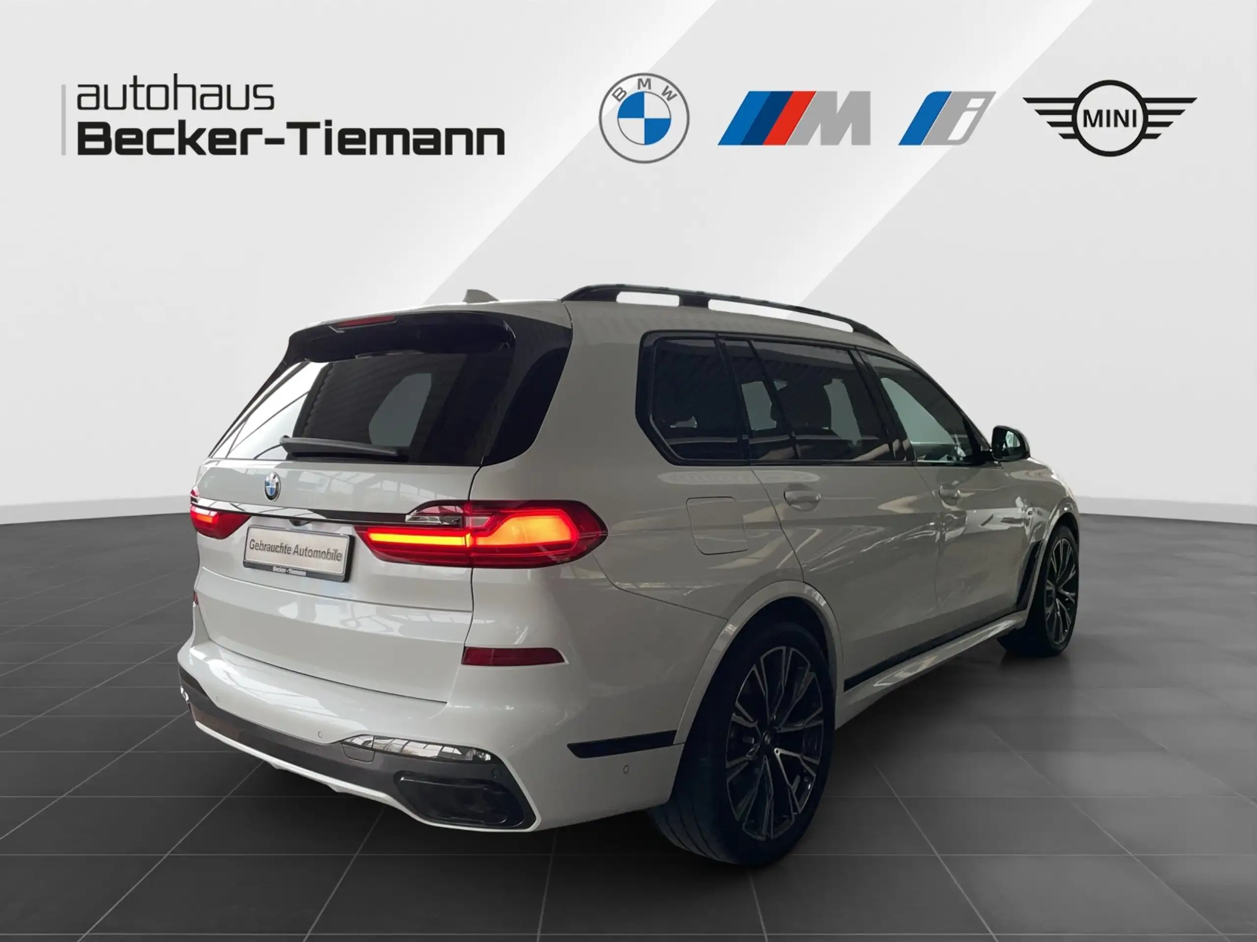 BMW - X7 M