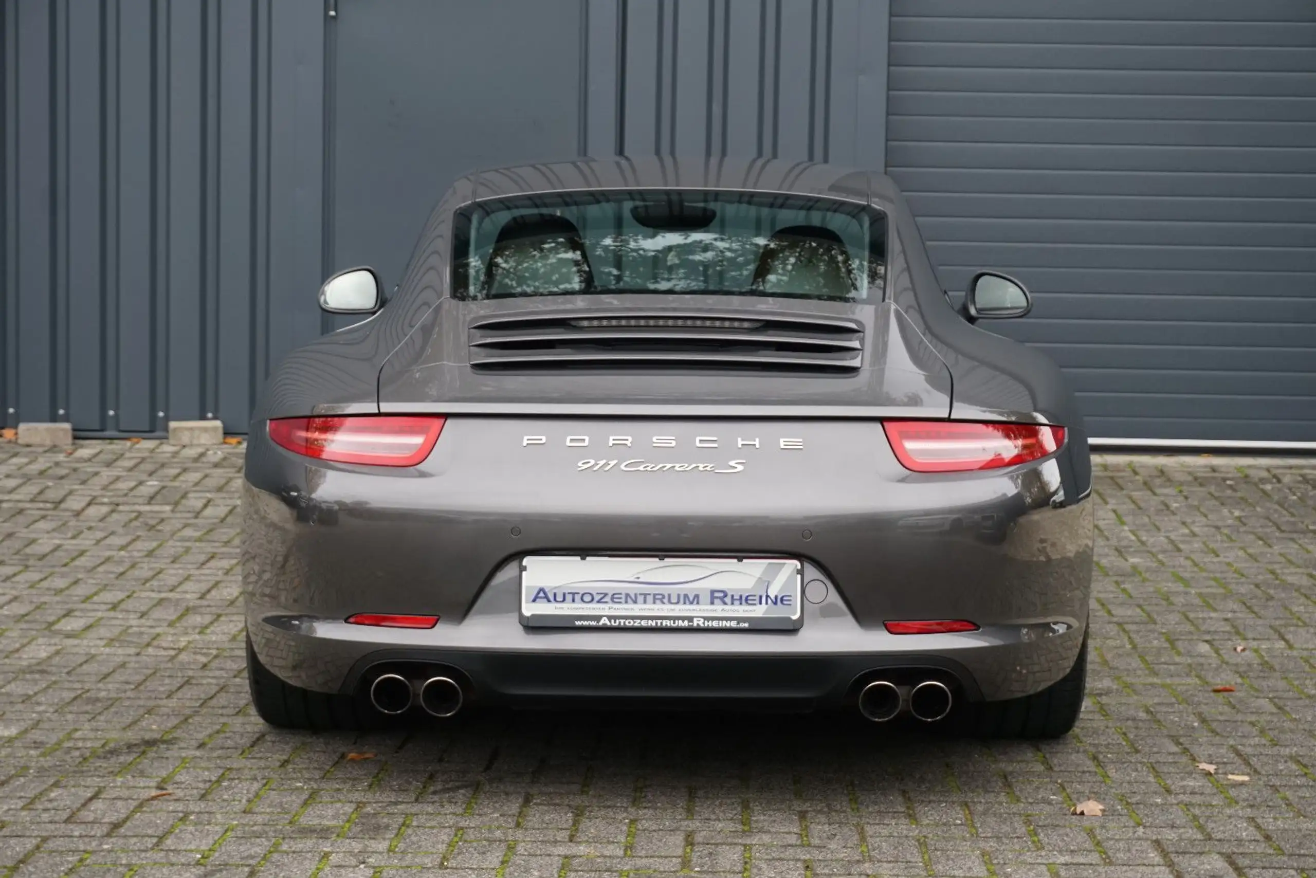 Porsche - 911