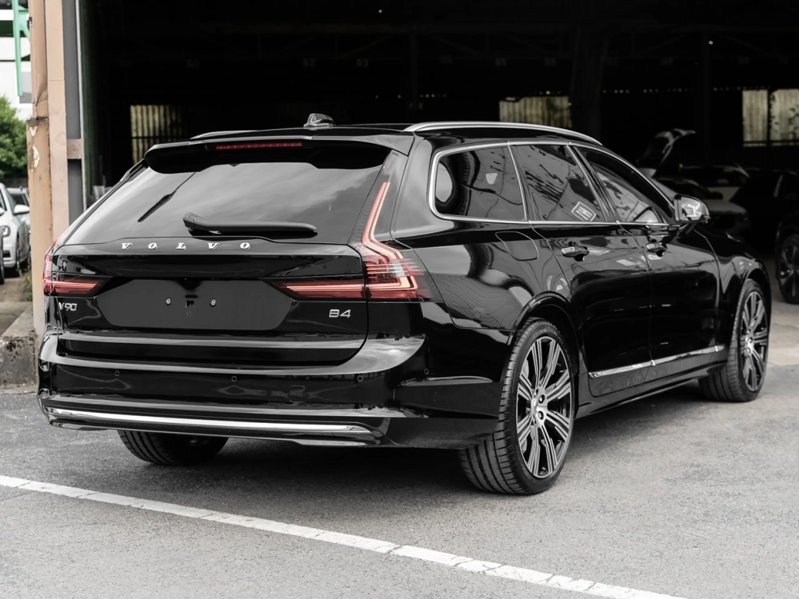 Volvo - V90