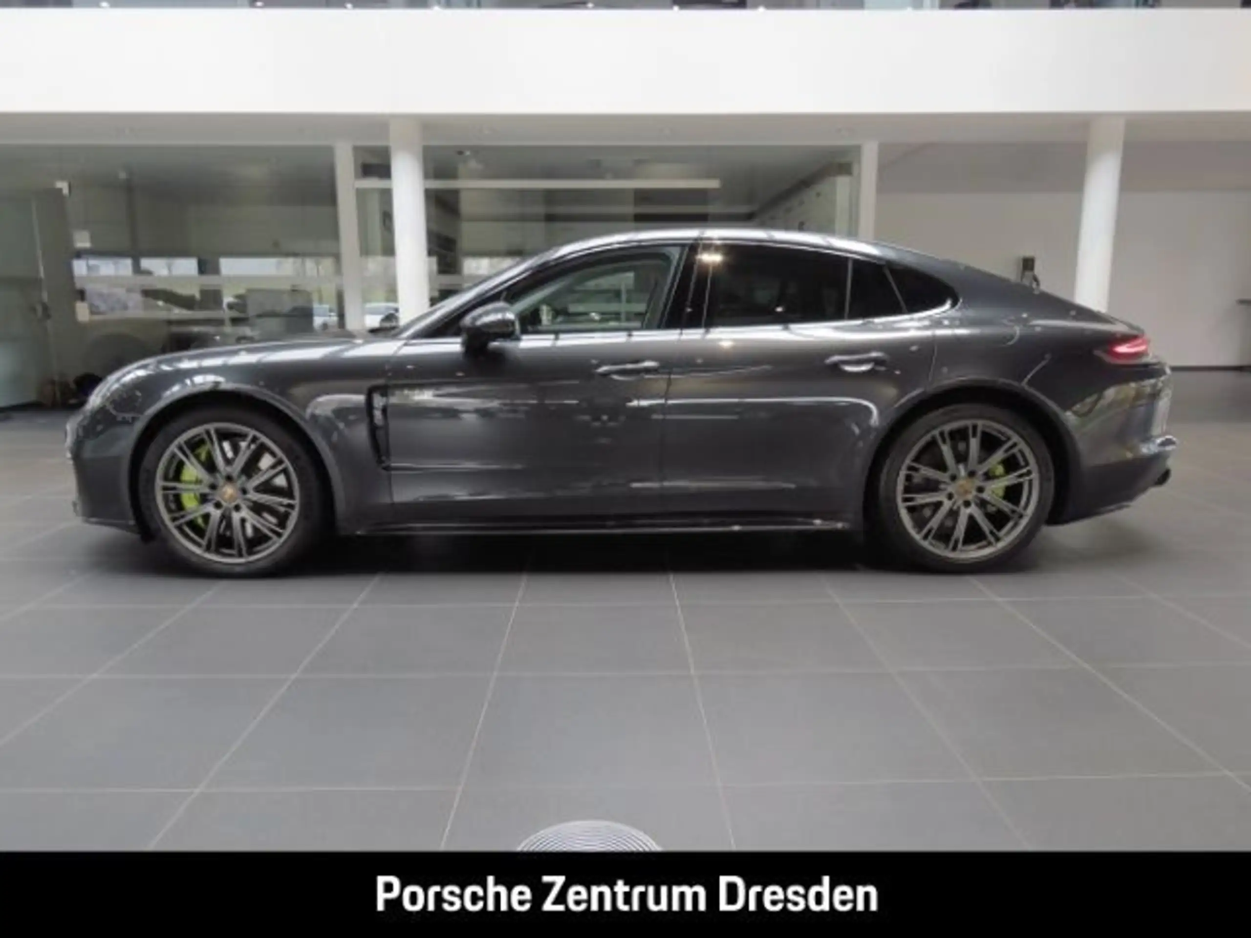 Porsche - Panamera