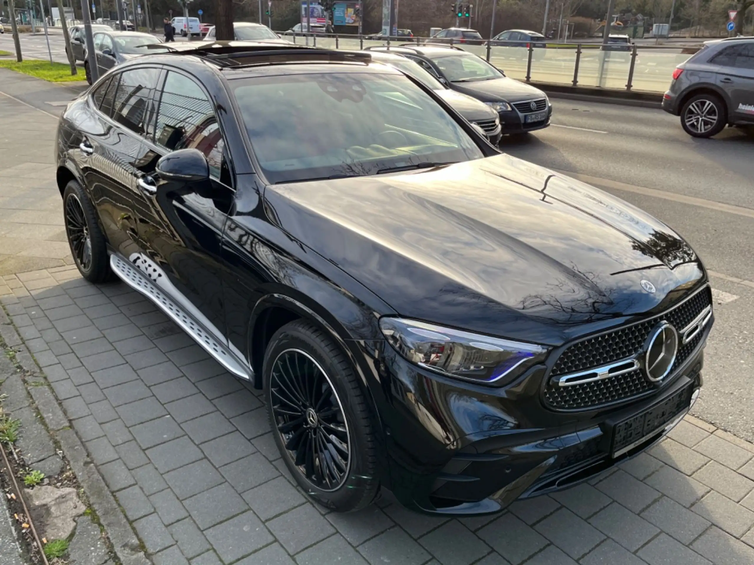 Mercedes-Benz - GLC 200