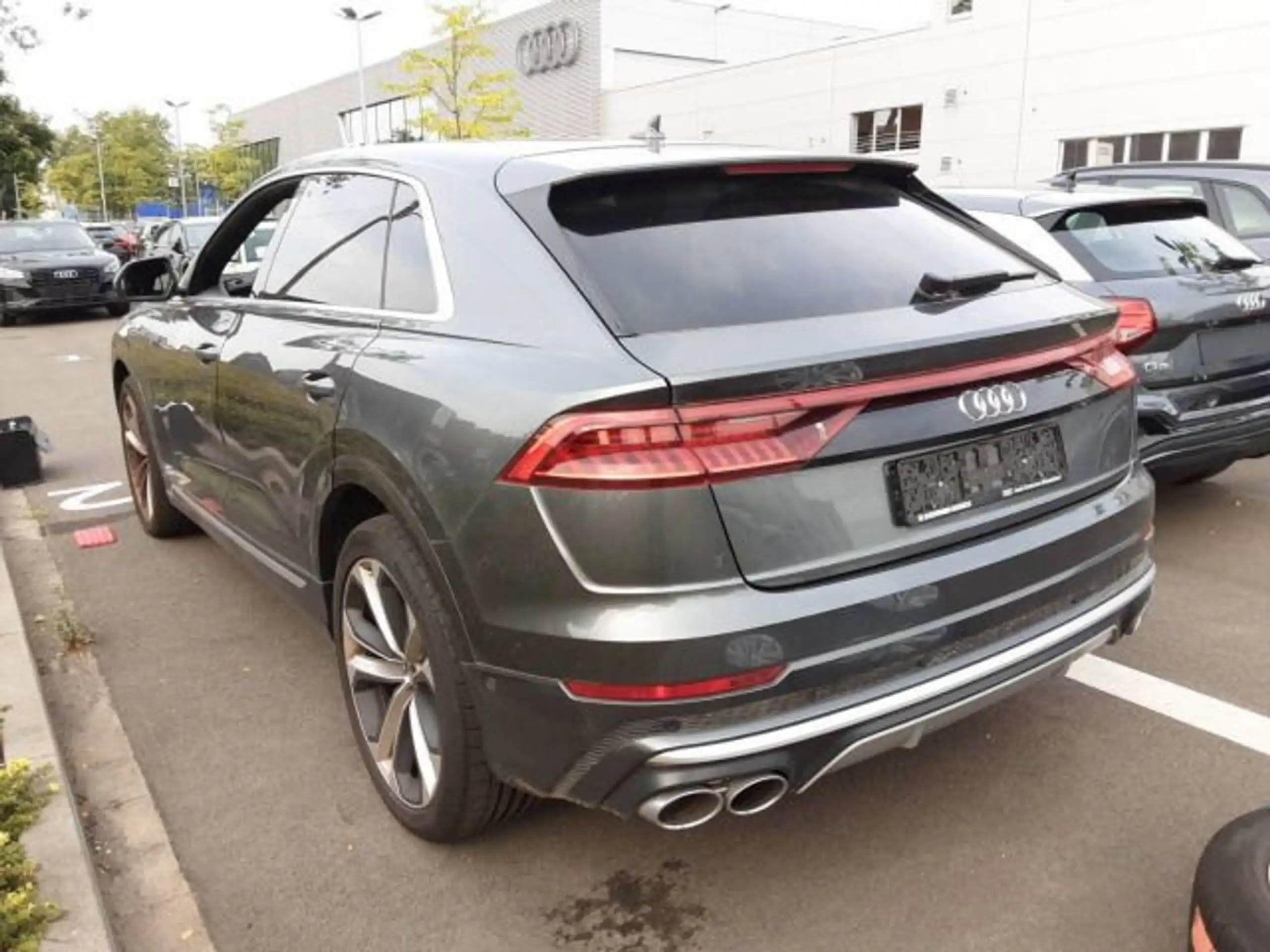 Audi - SQ8