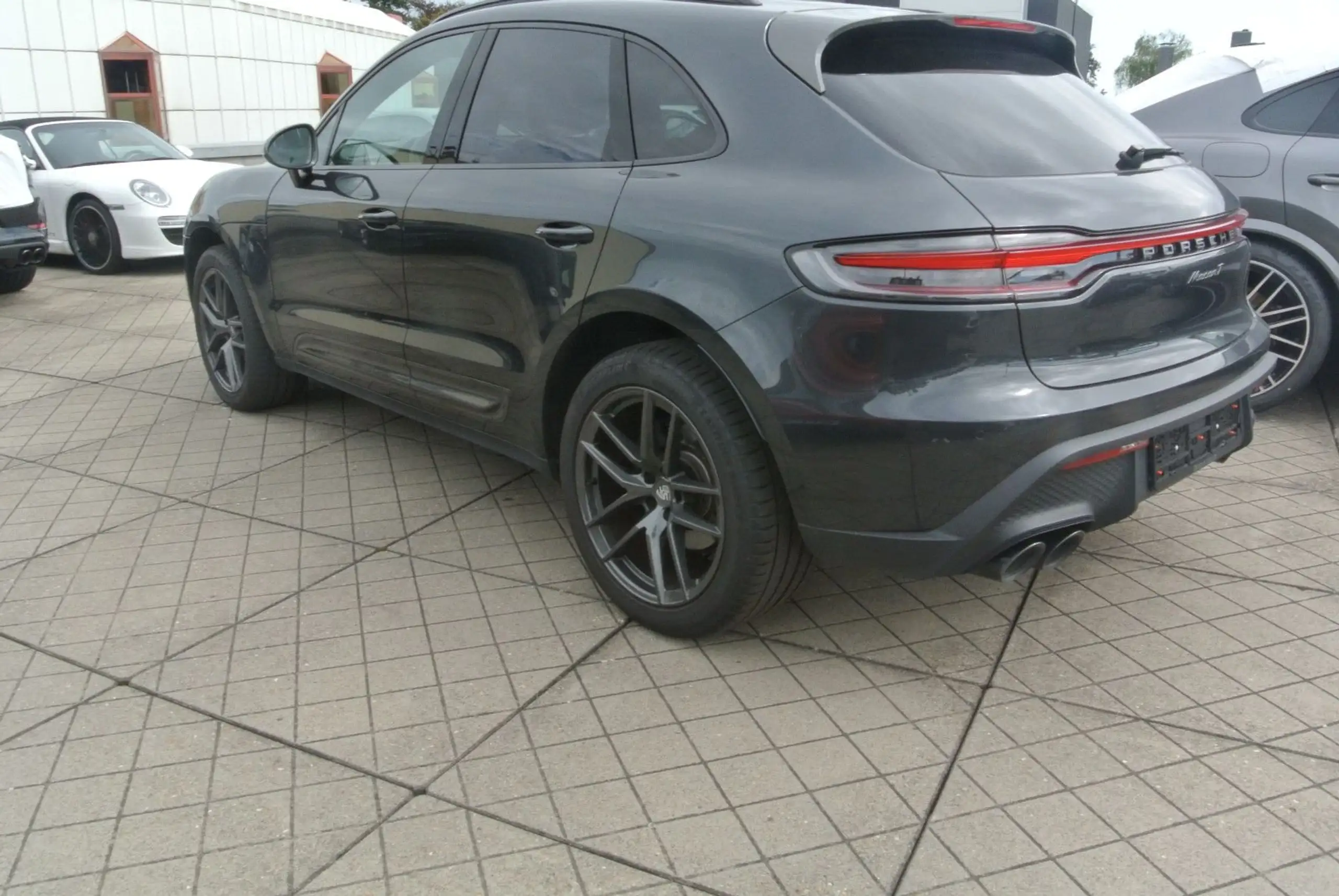 Porsche - Macan