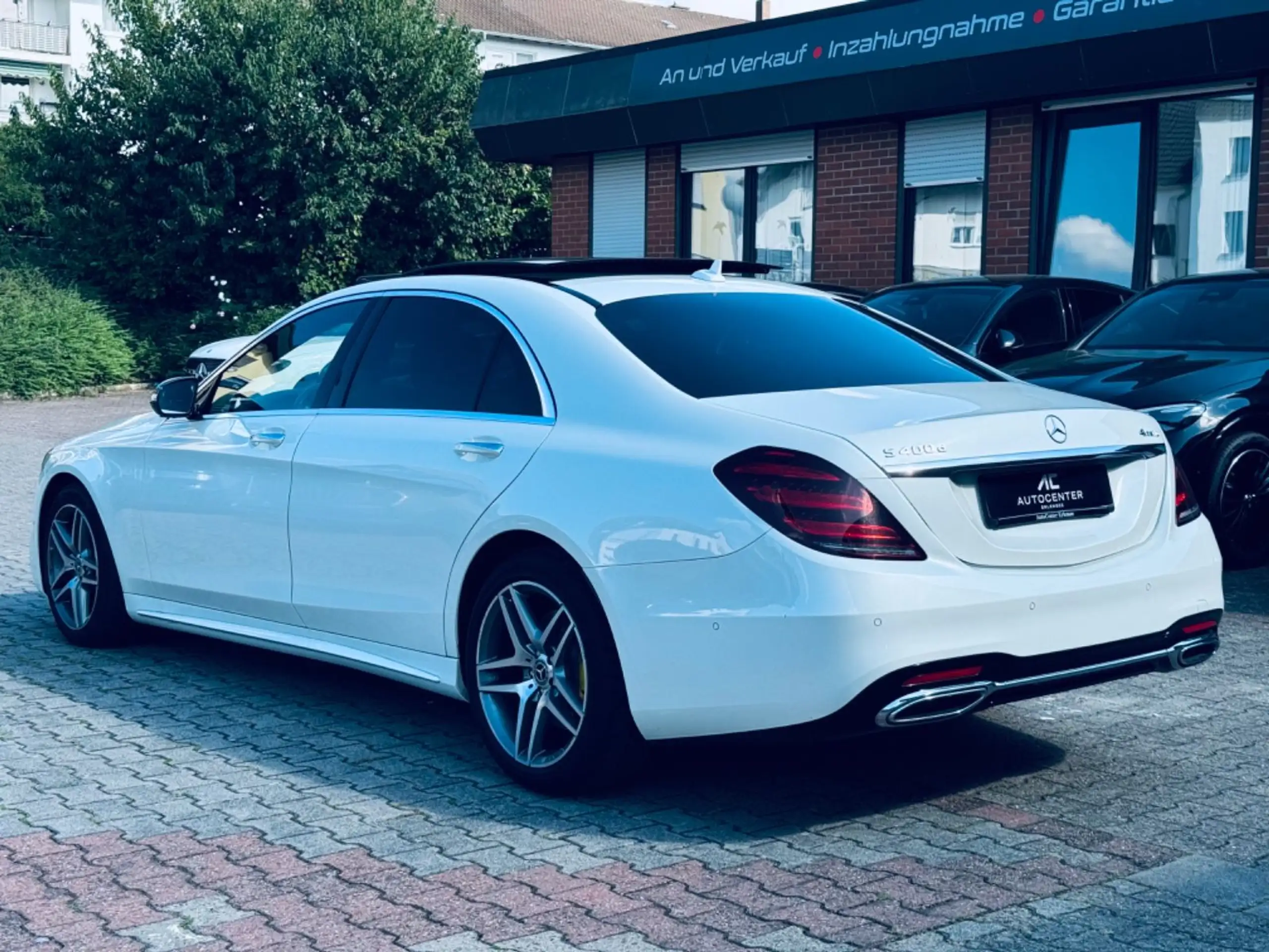 Mercedes-Benz - S 400