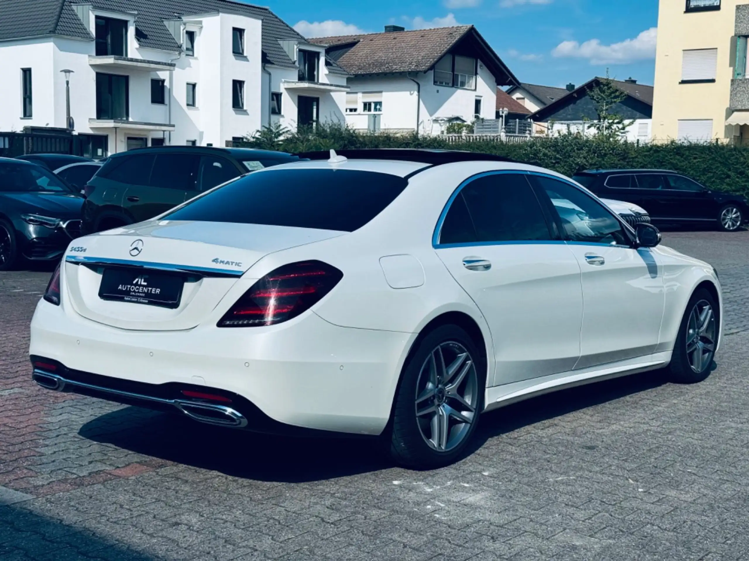 Mercedes-Benz - S 400