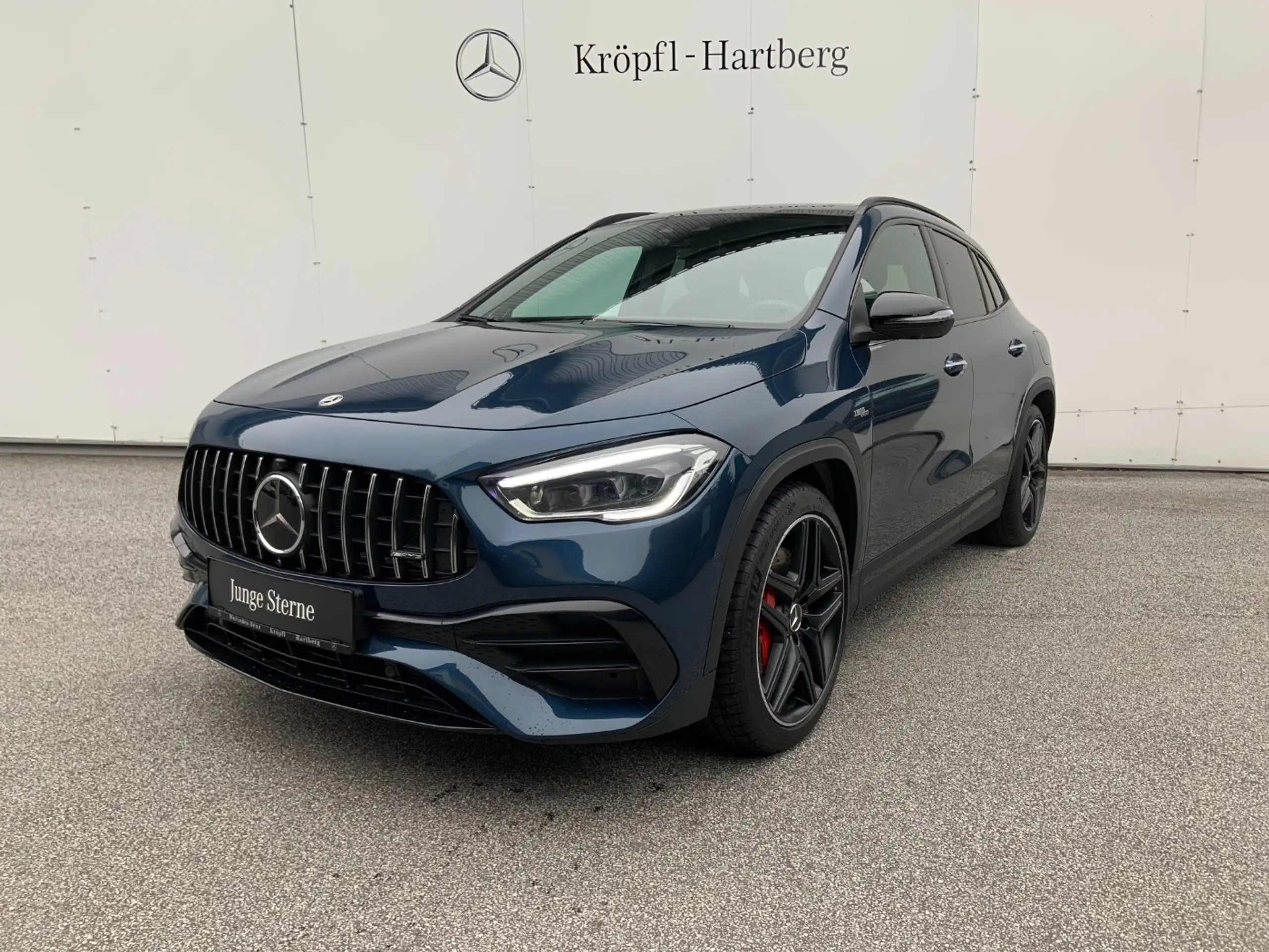 Mercedes-Benz - GLA 45 AMG