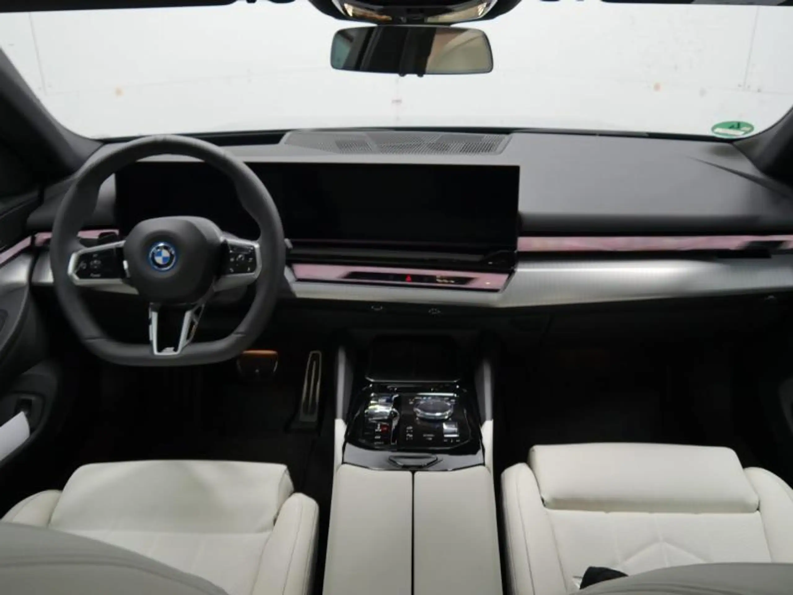 BMW - i5