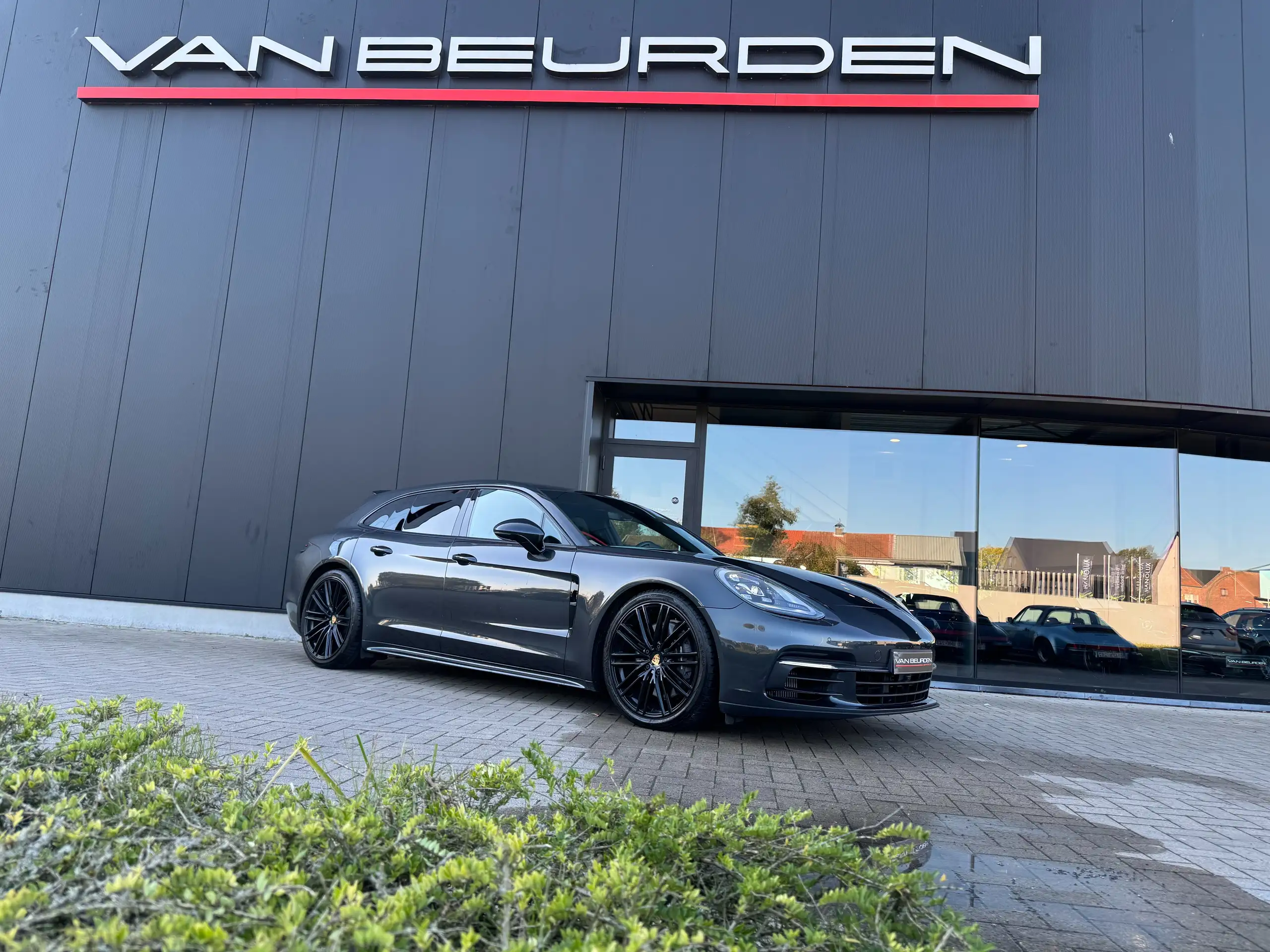 Porsche - Panamera