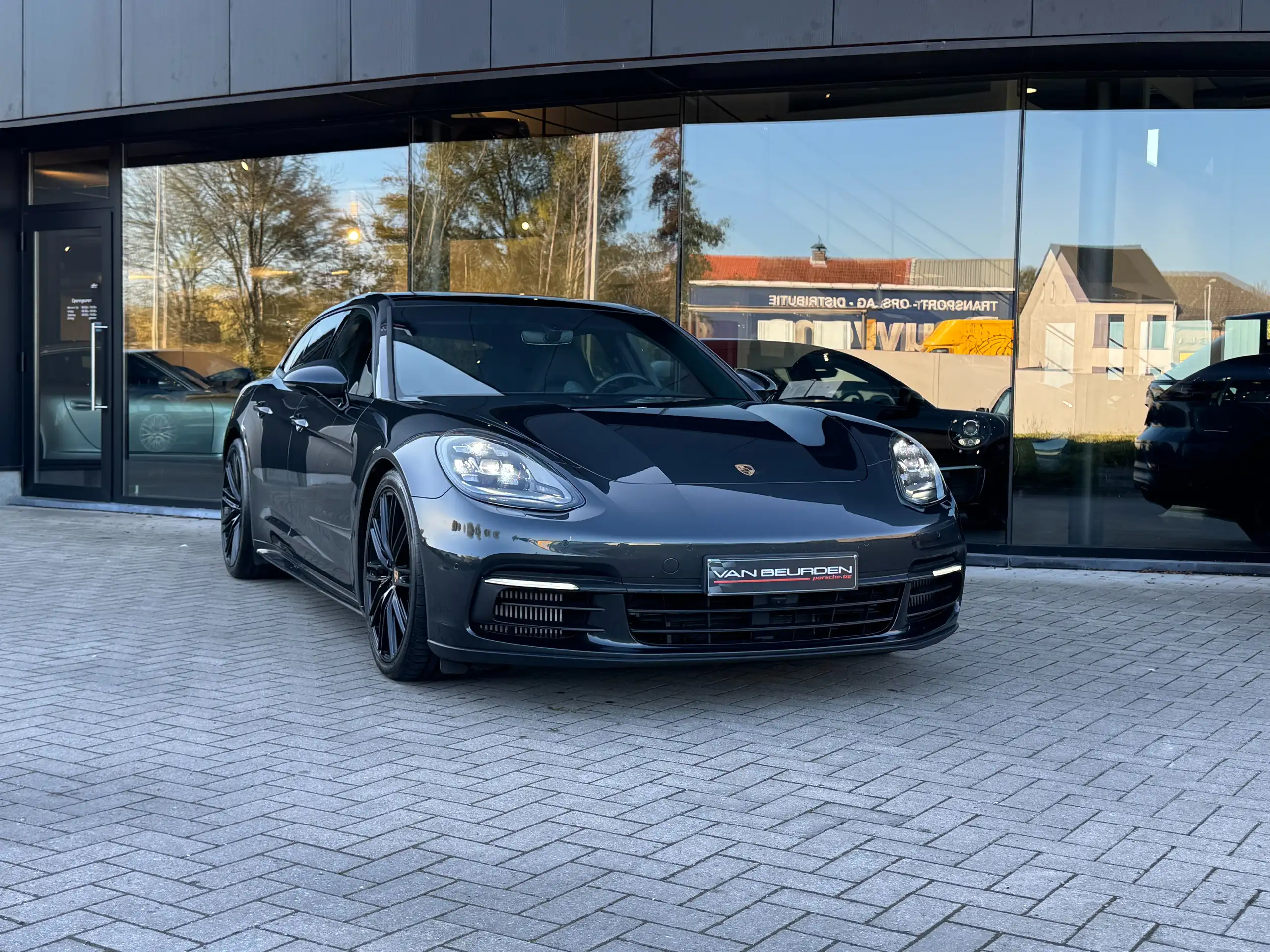 Porsche - Panamera