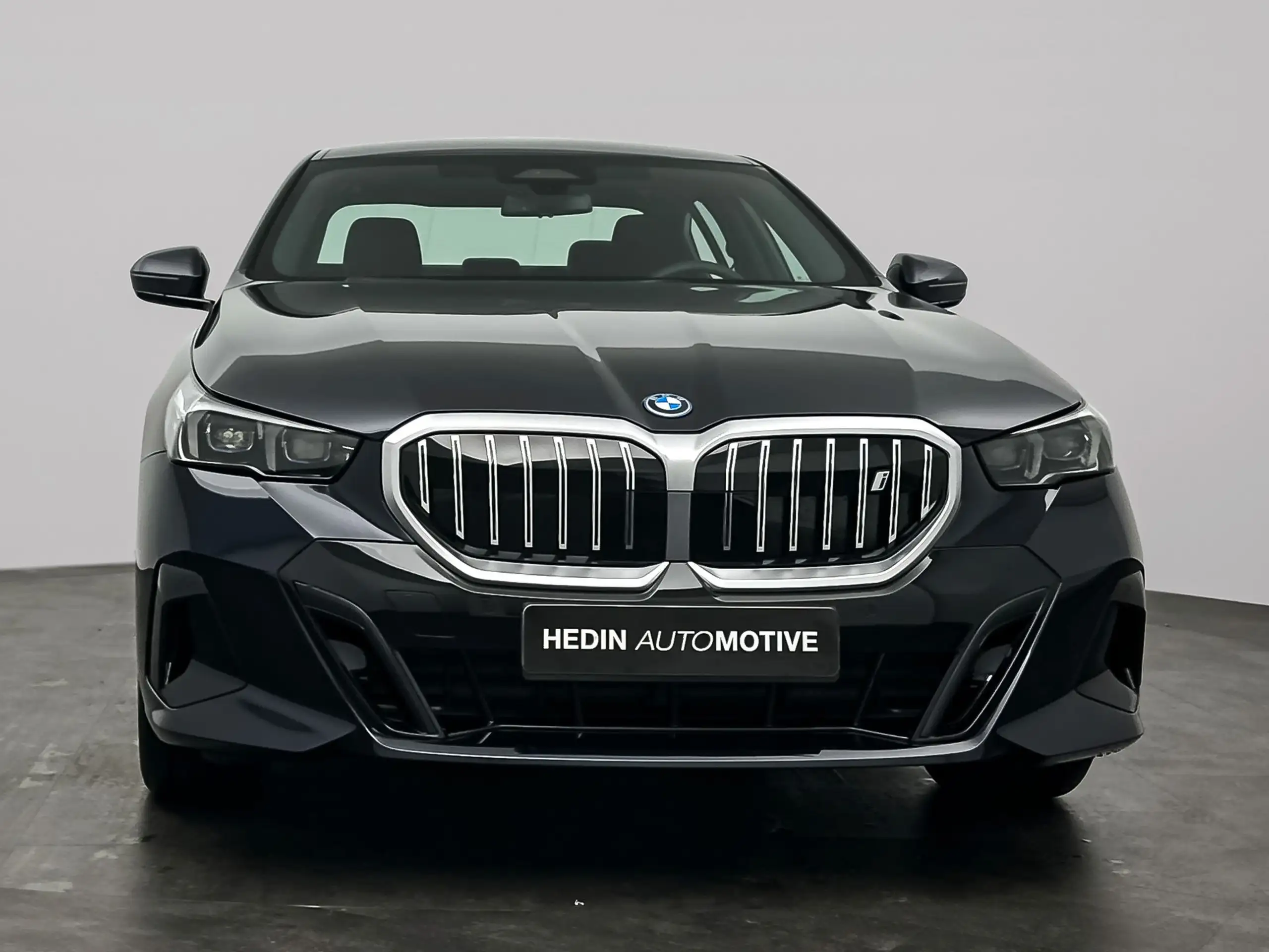 BMW - i5