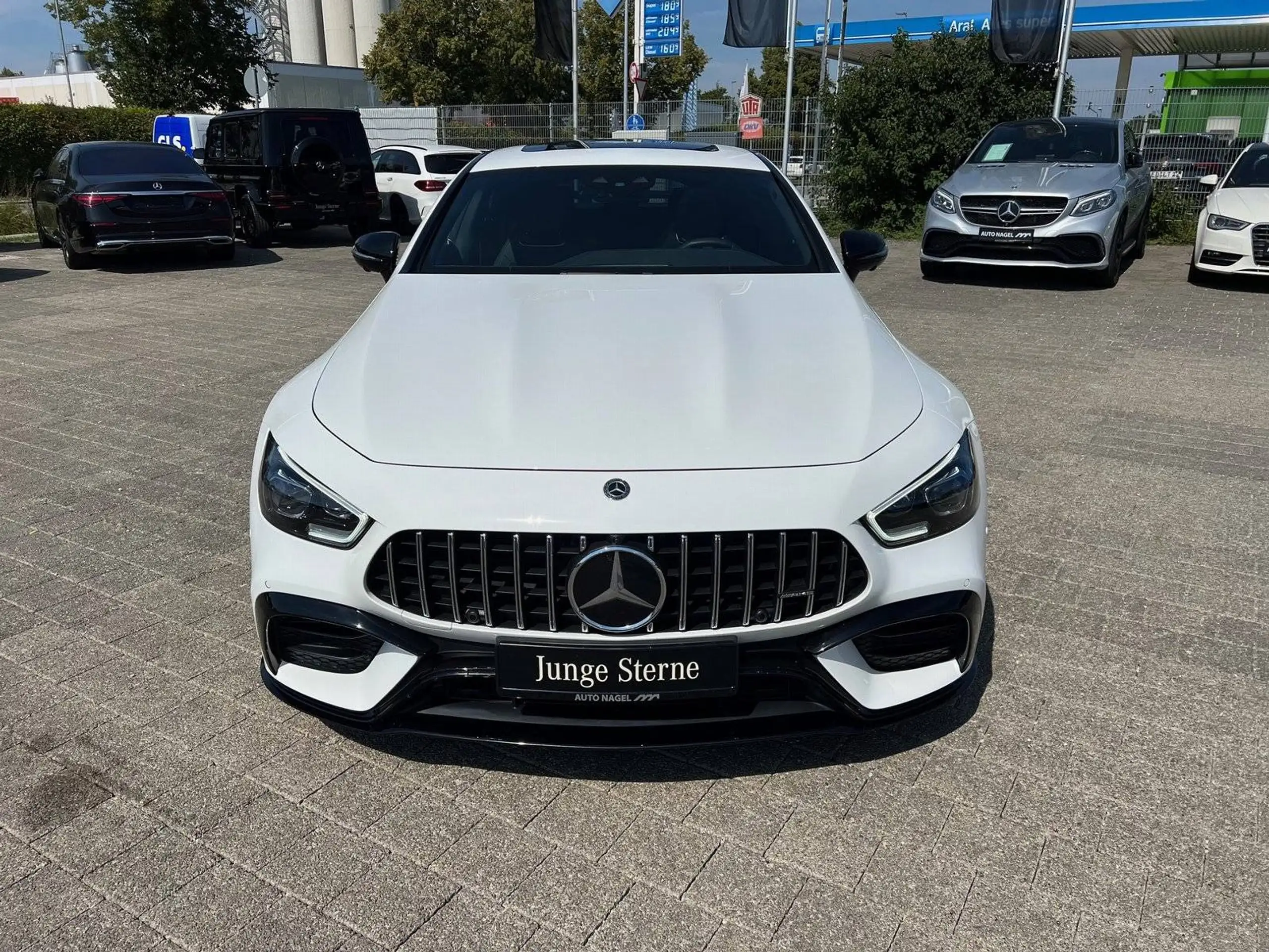 Mercedes-Benz - AMG GT