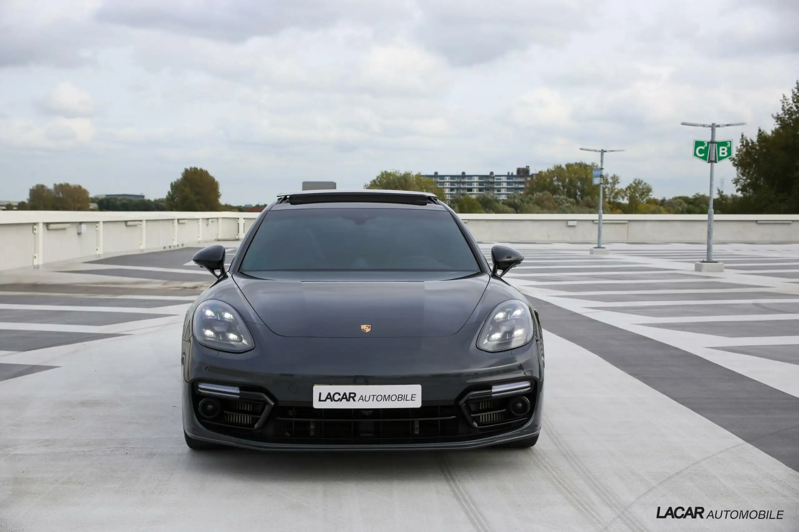 Porsche - Panamera