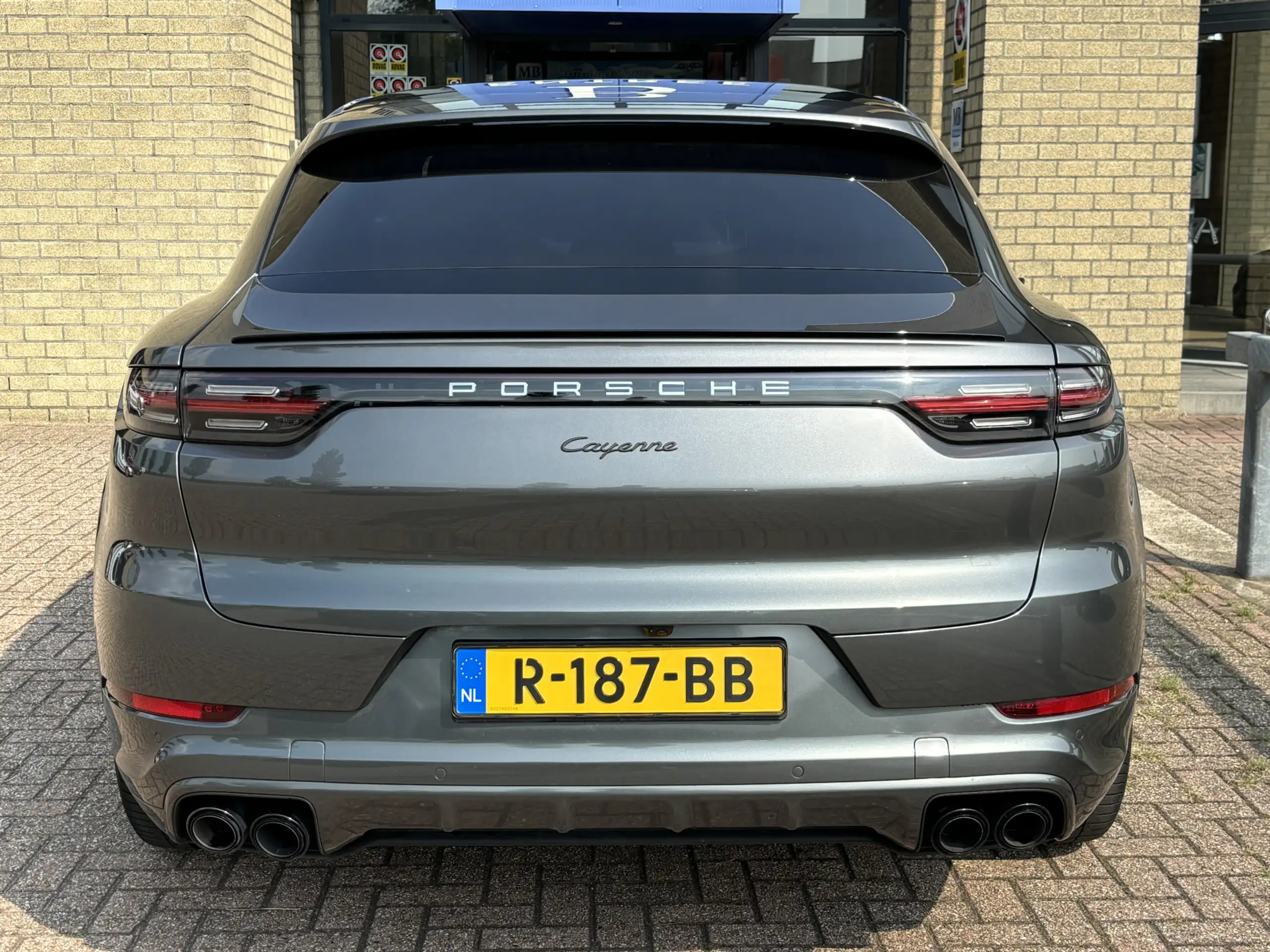 Porsche - Cayenne