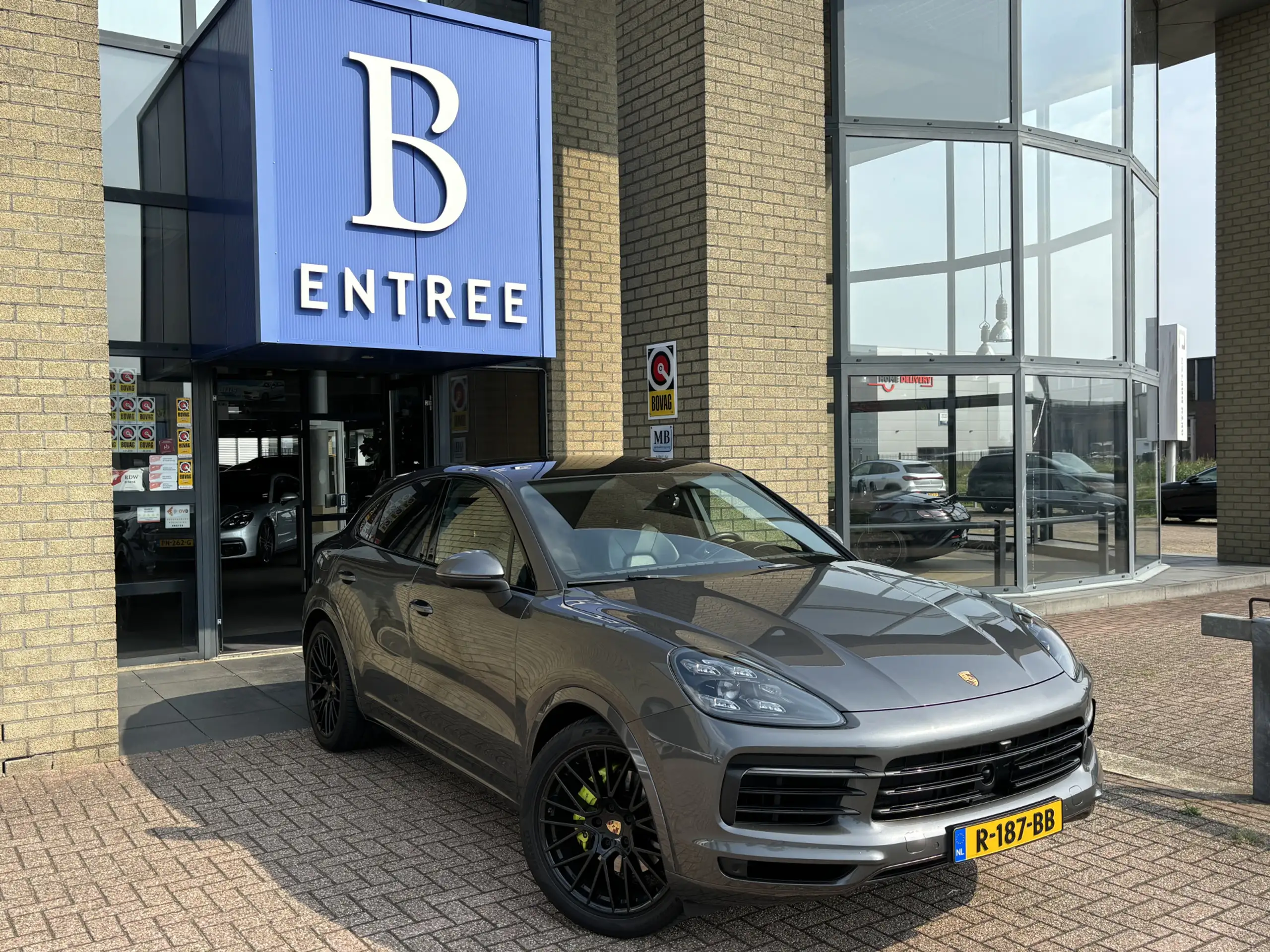 Porsche - Cayenne