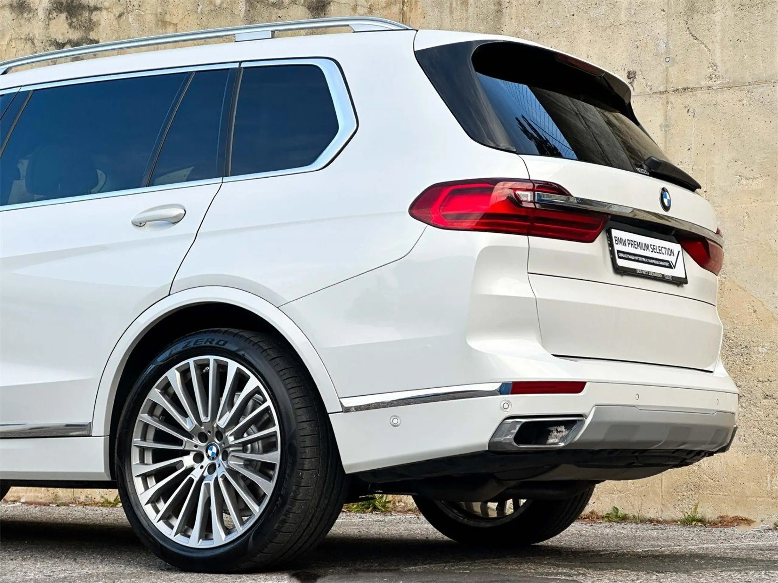 BMW - X7