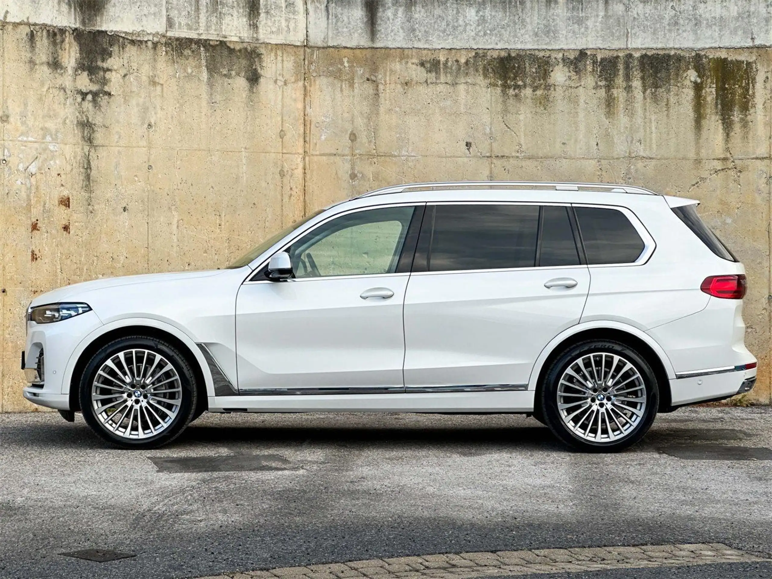 BMW - X7