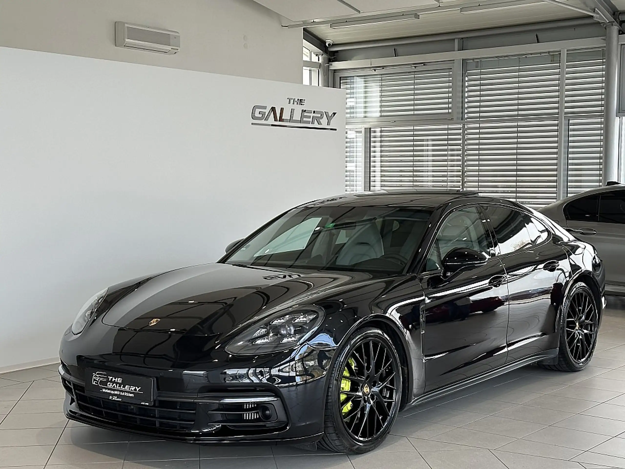 Porsche - Panamera