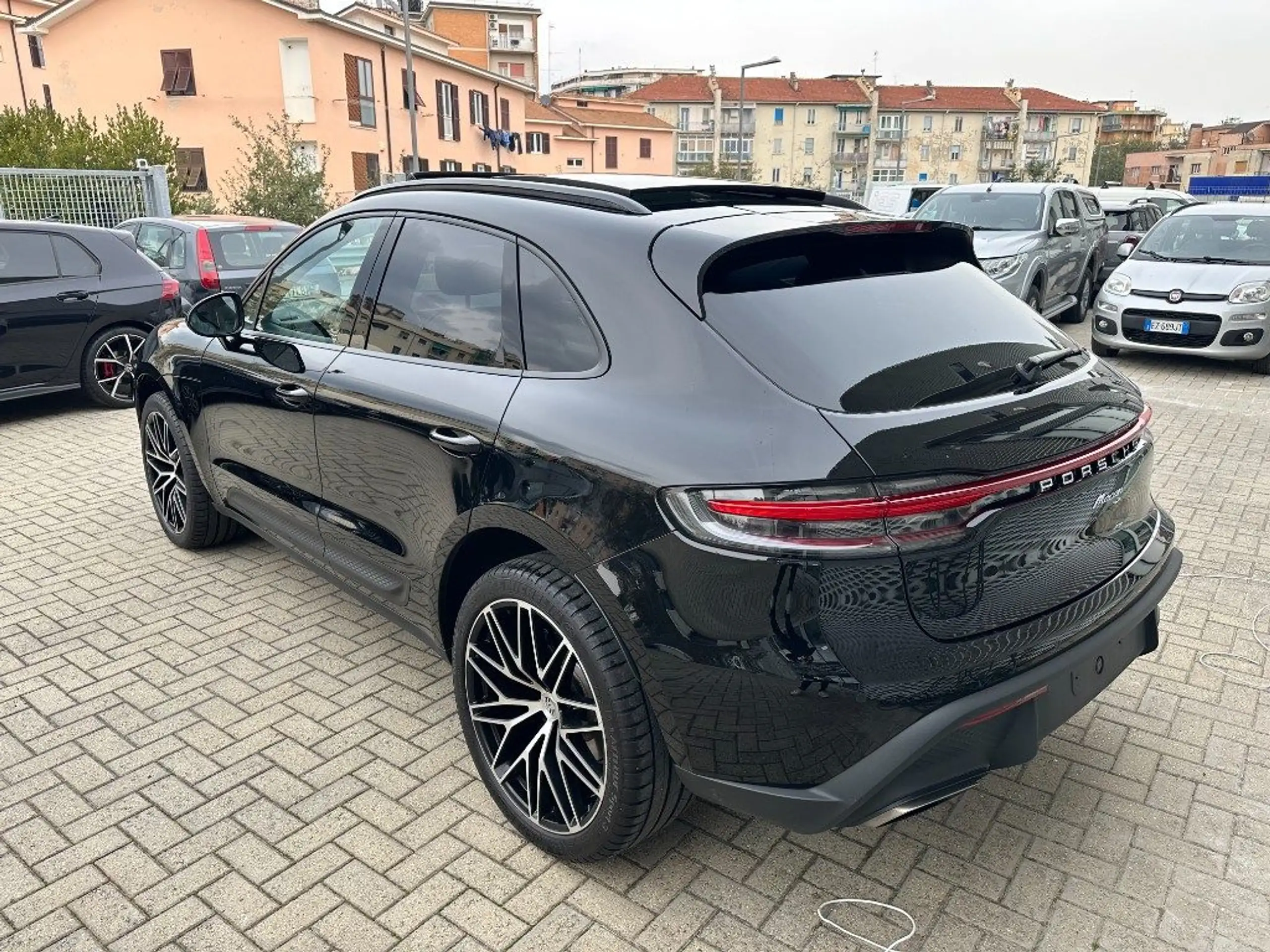 Porsche - Macan