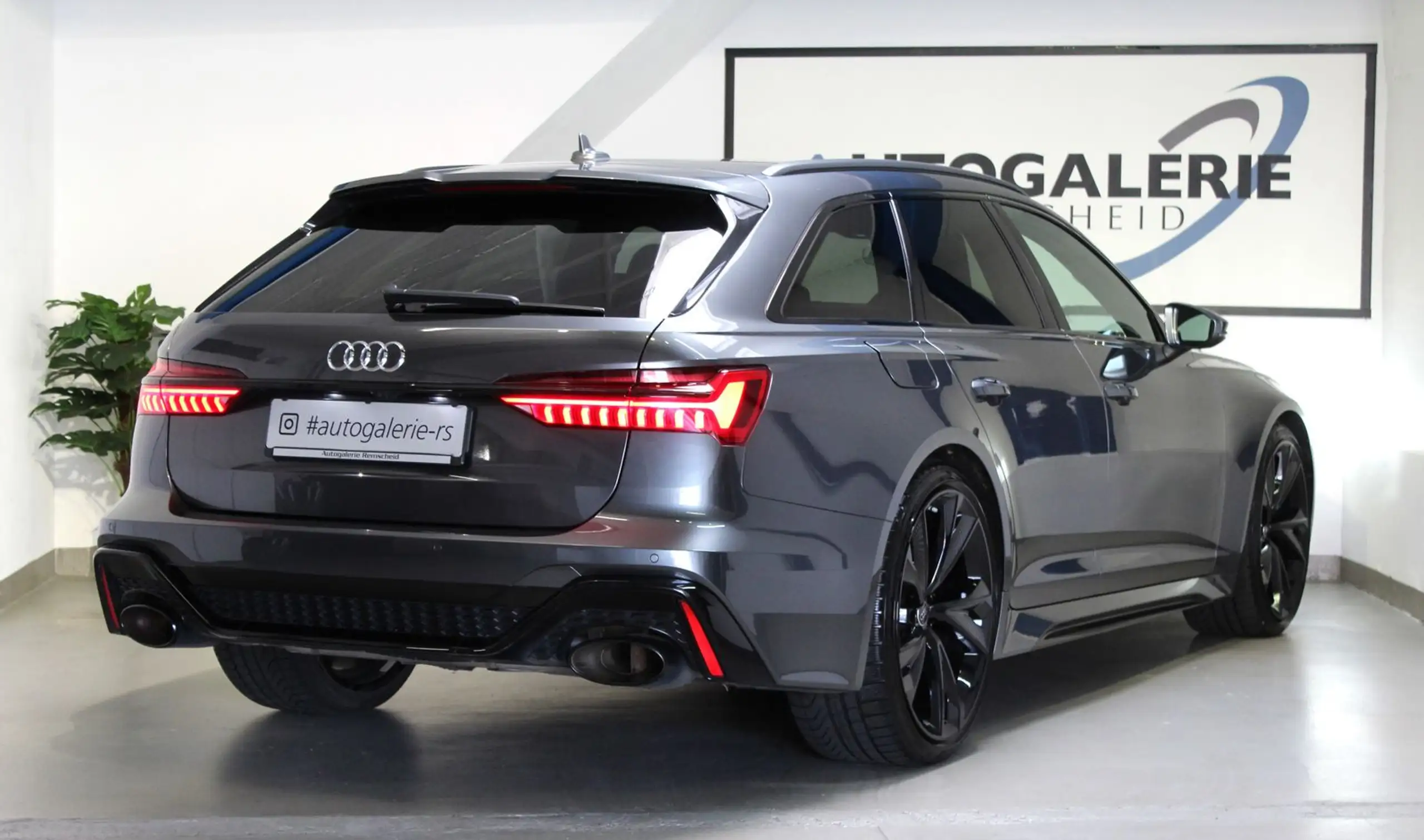 Audi - RS6