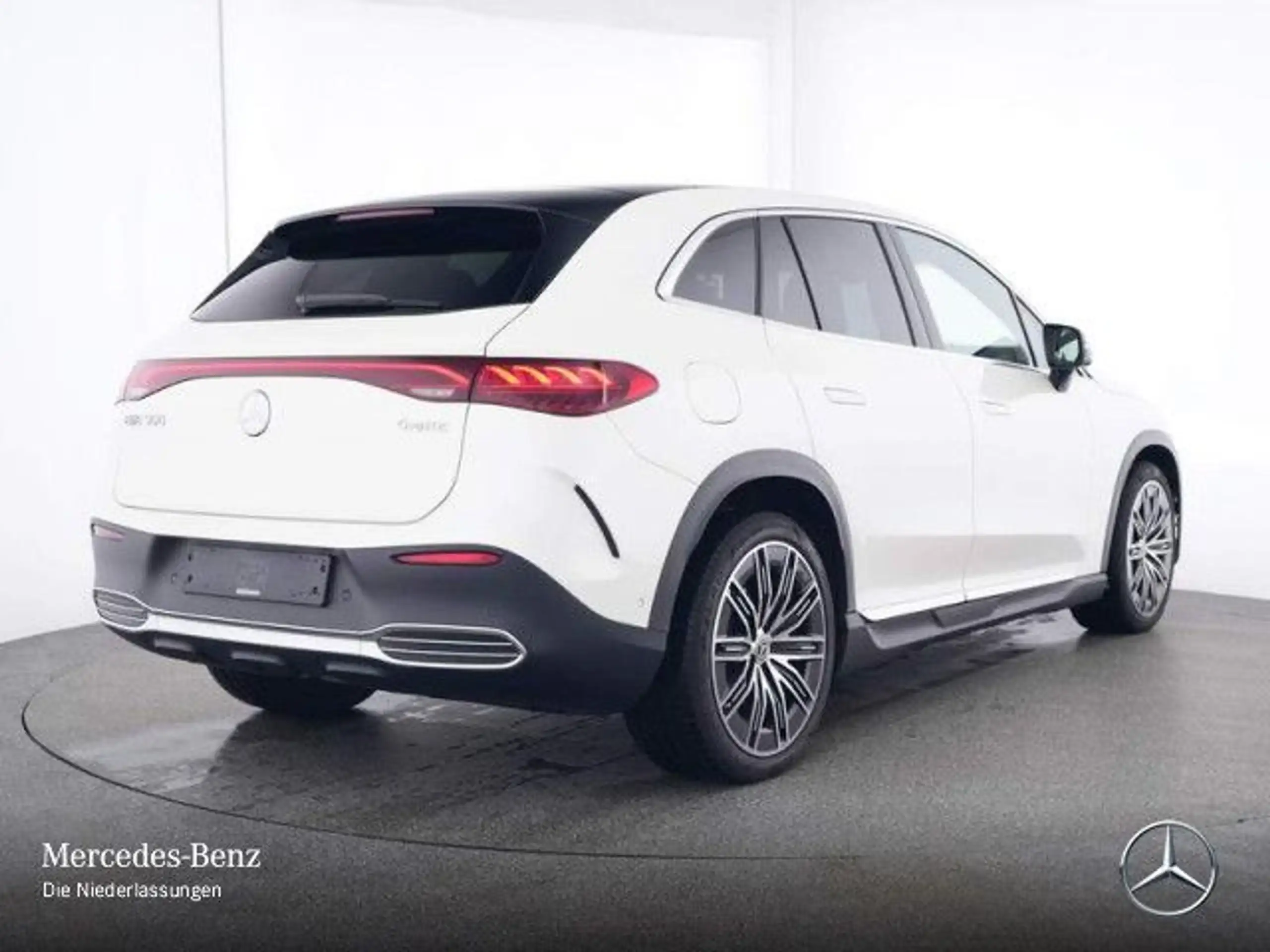 Mercedes-Benz - EQE SUV