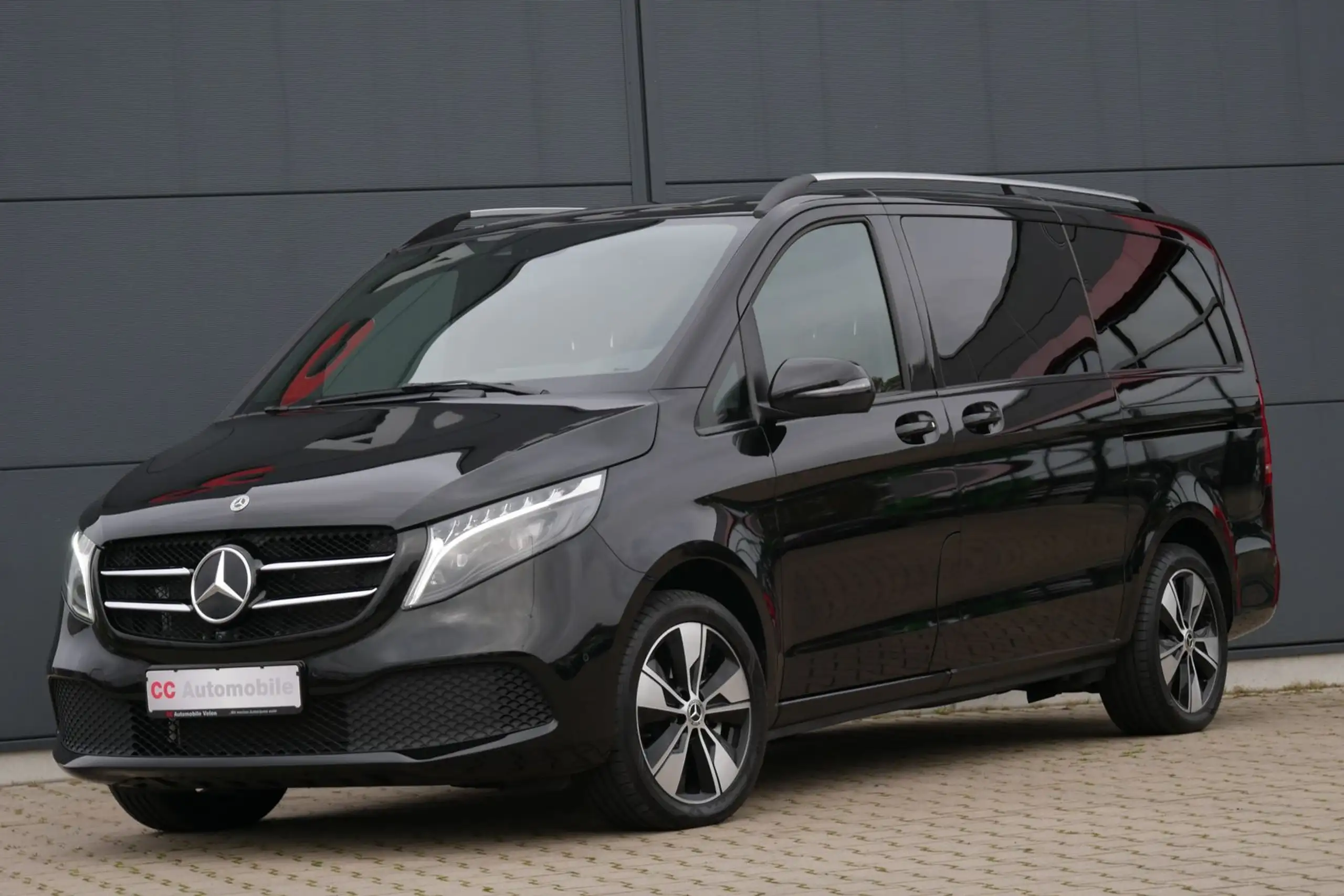 Mercedes-Benz - V 300