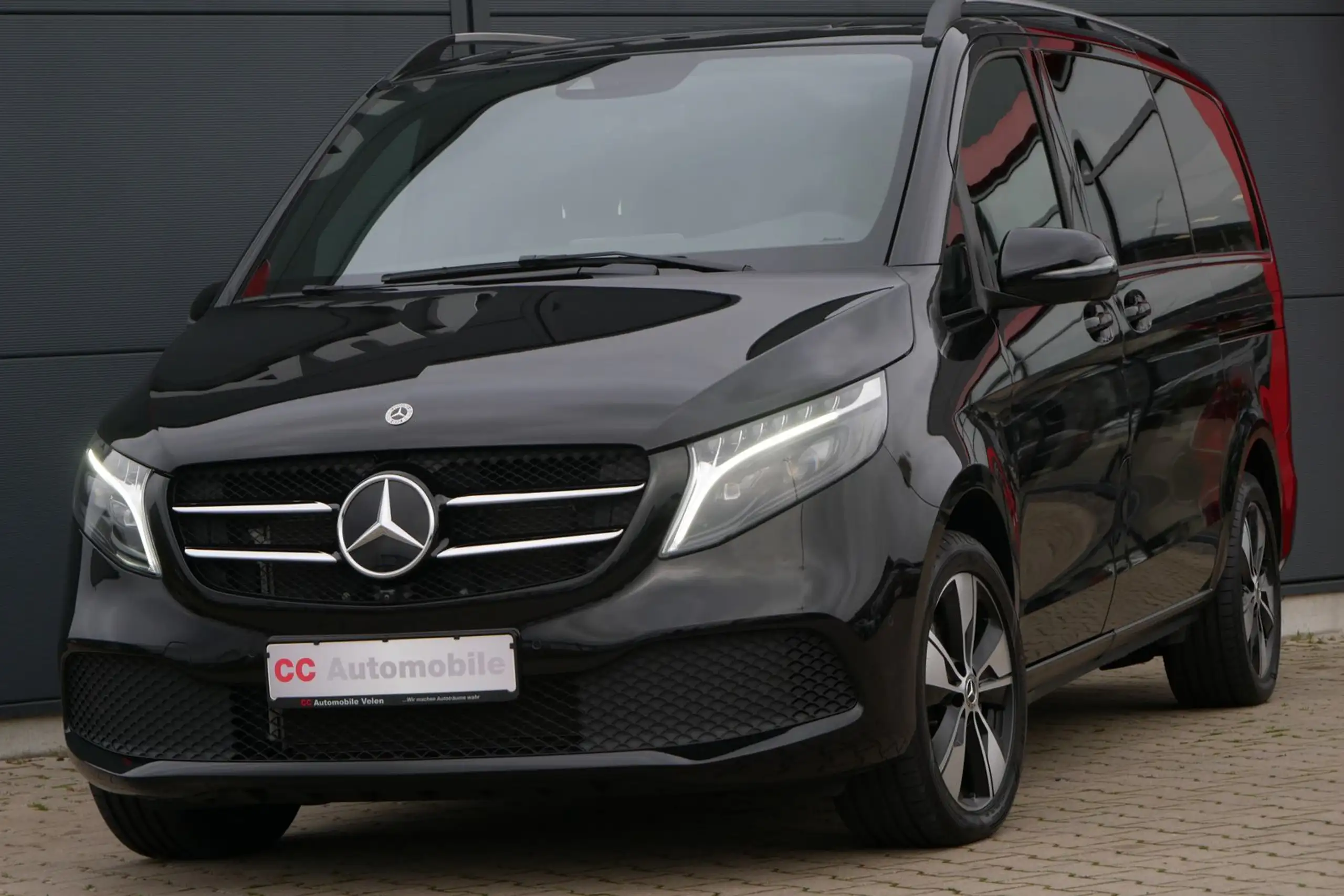 Mercedes-Benz - V 300