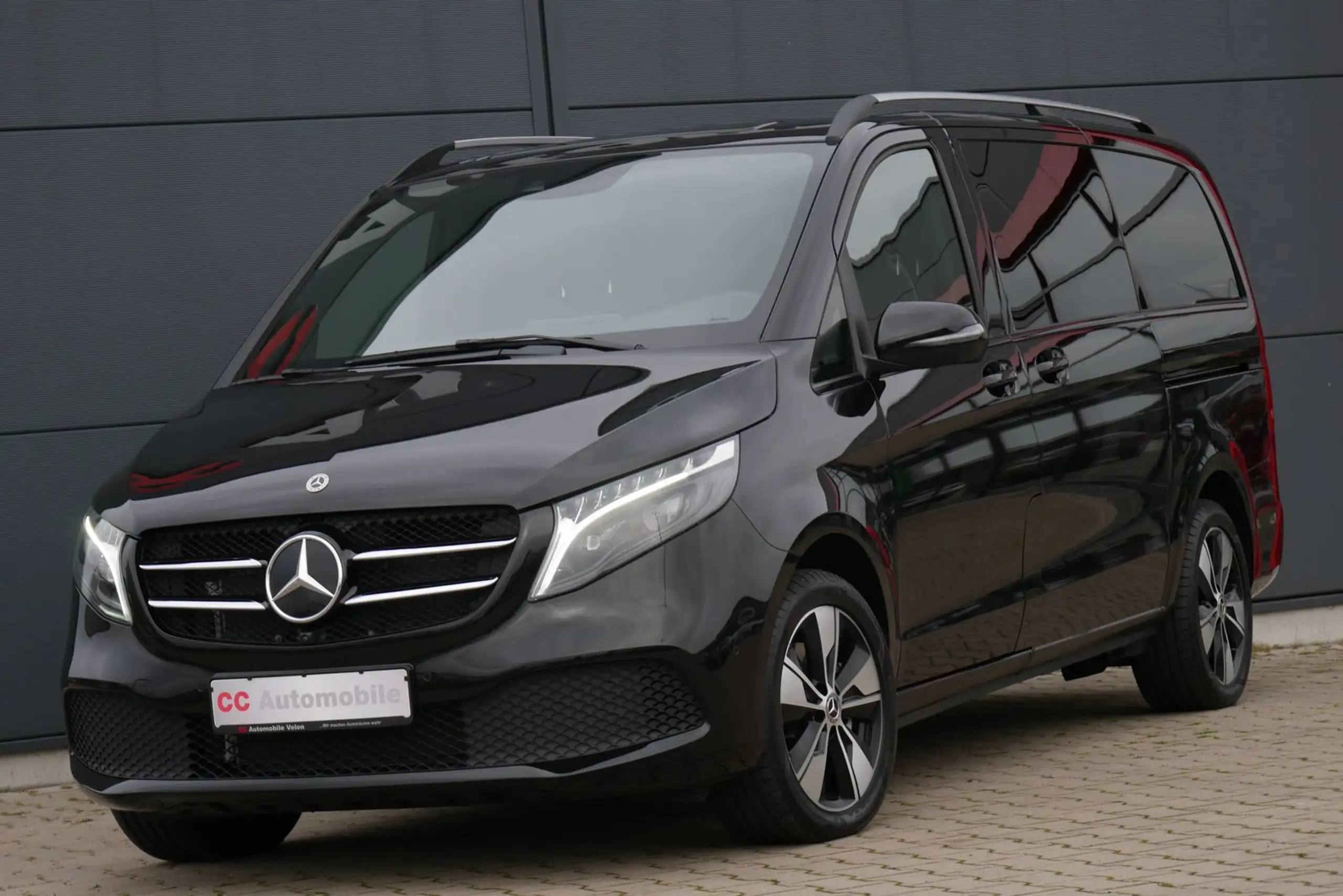 Mercedes-Benz - V 300