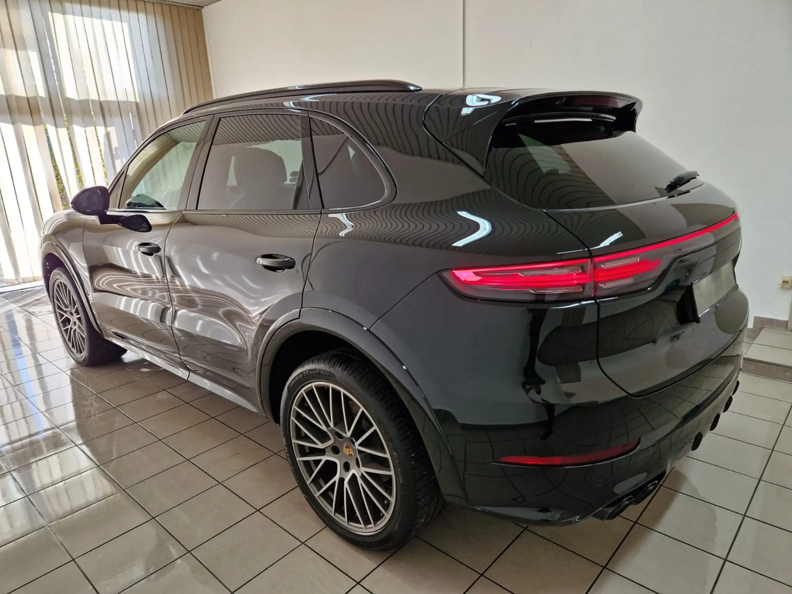 Porsche - Cayenne