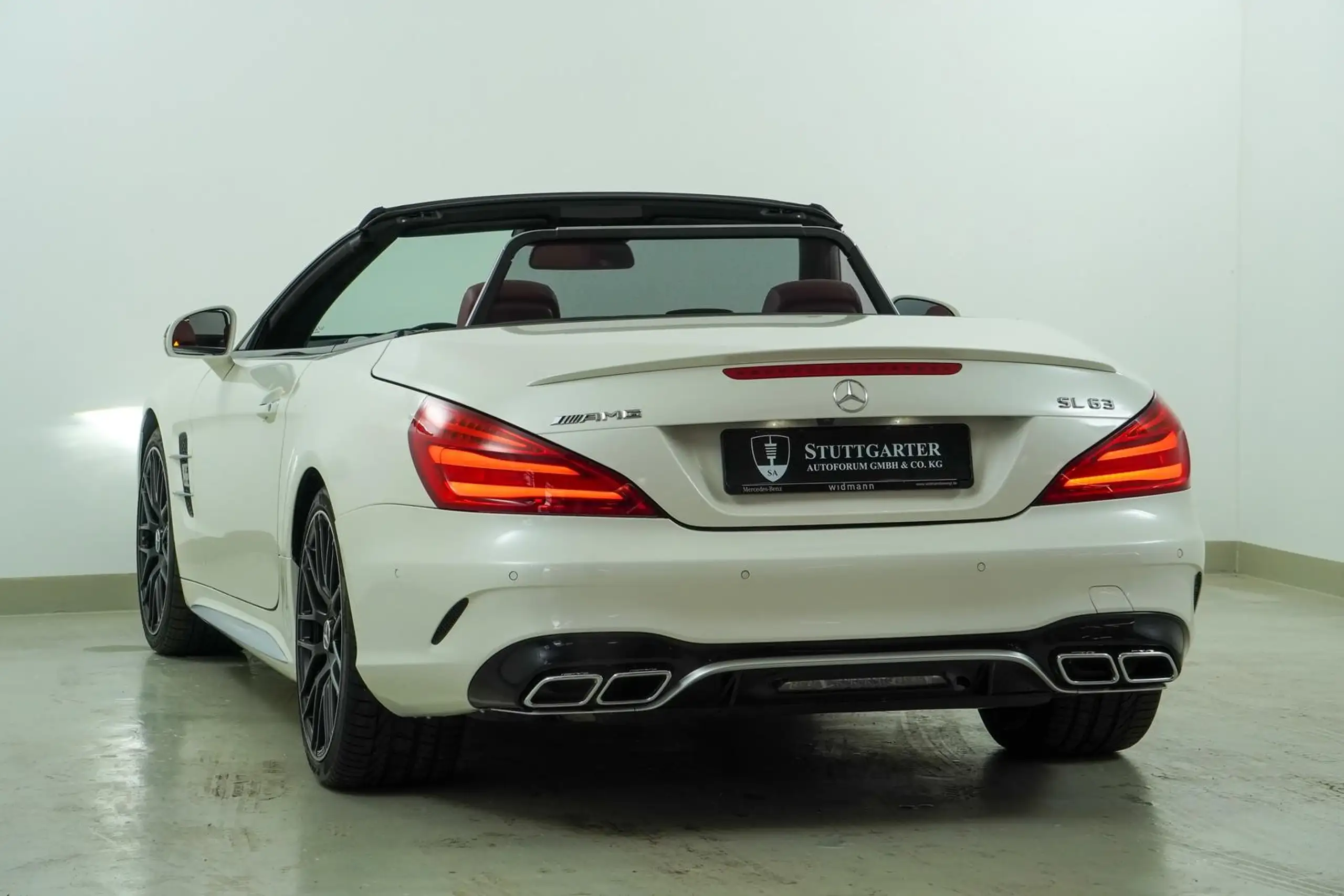 Mercedes-Benz - SL 63 AMG