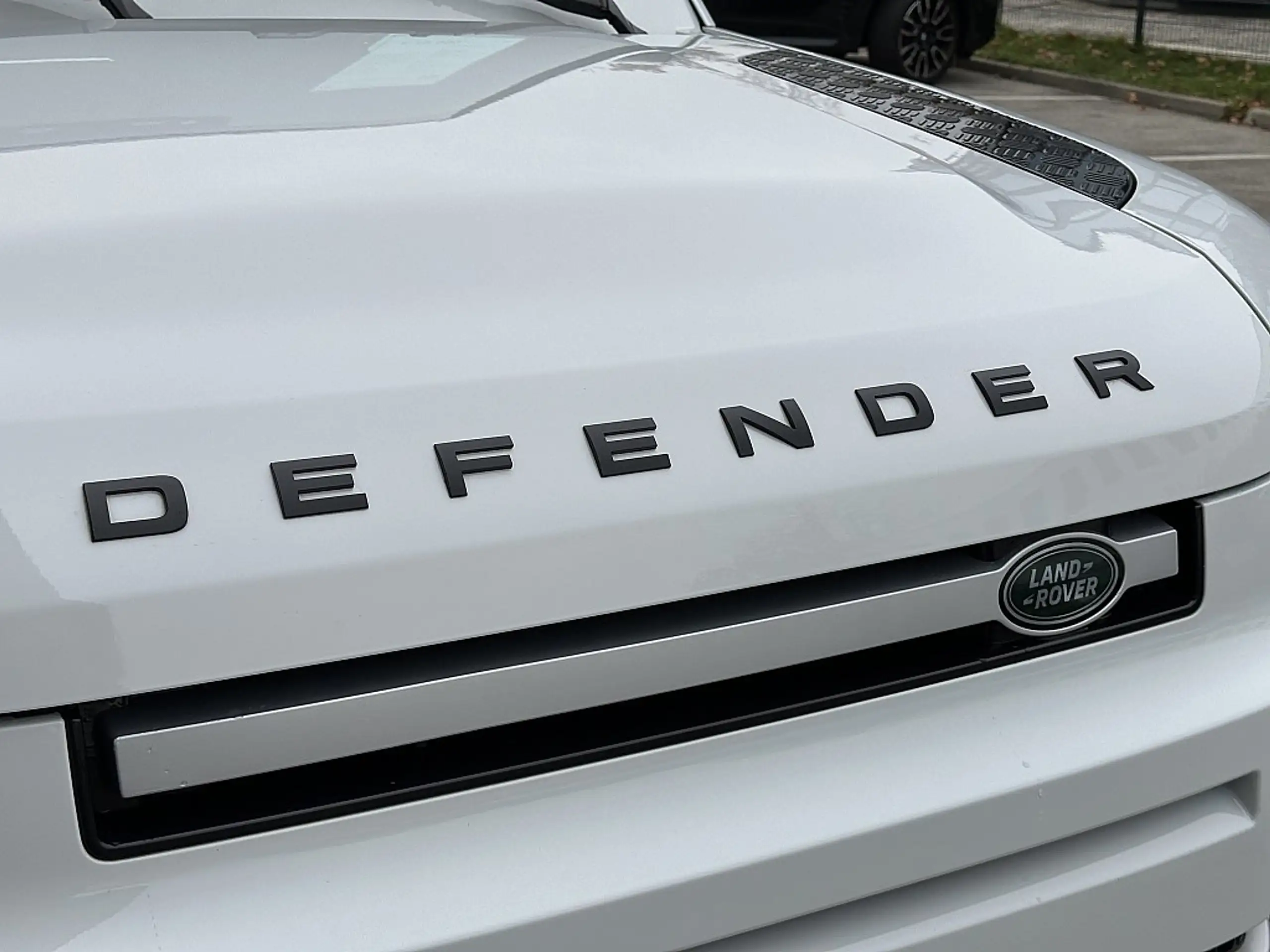 Land Rover - Defender