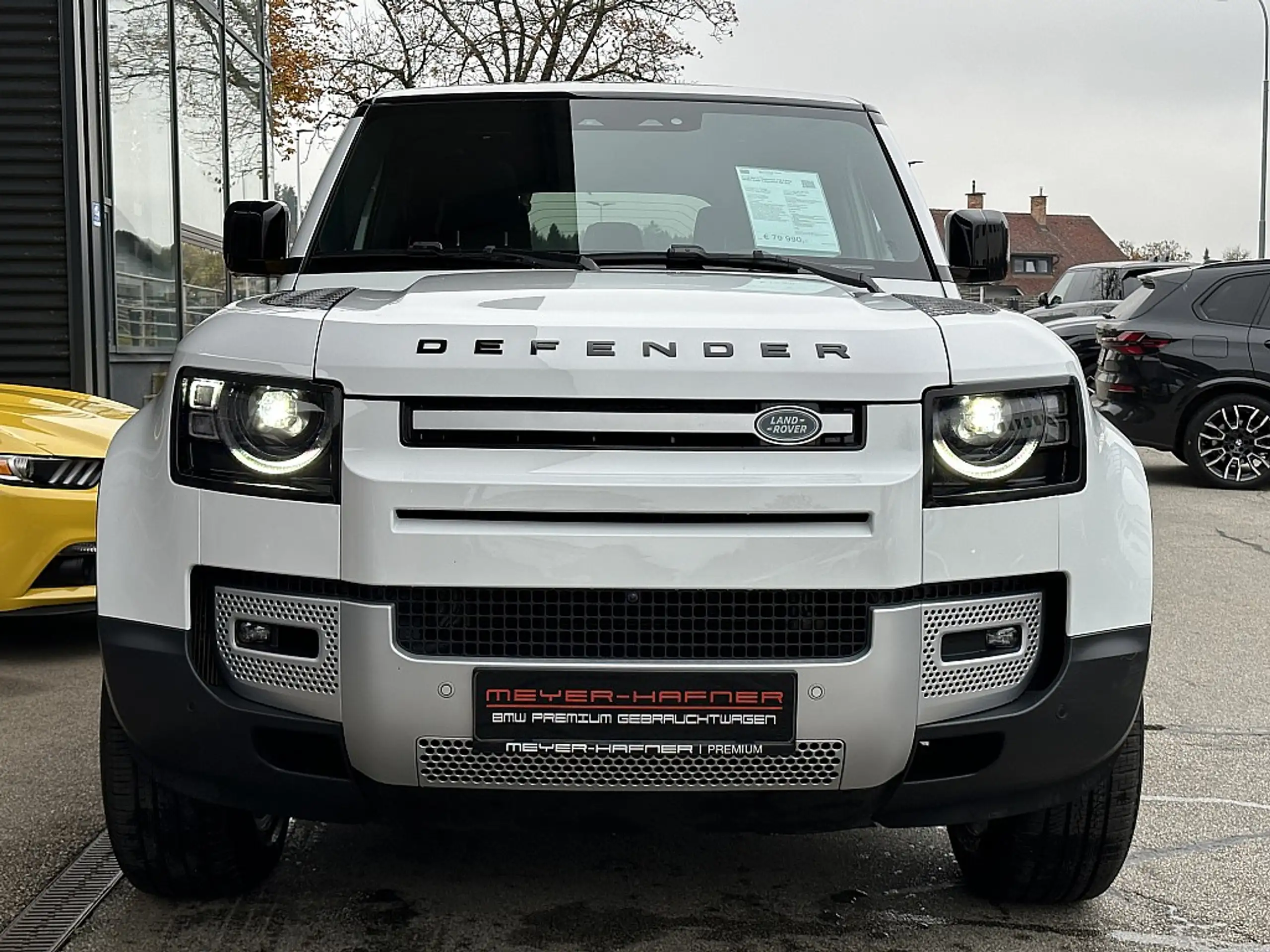 Land Rover - Defender